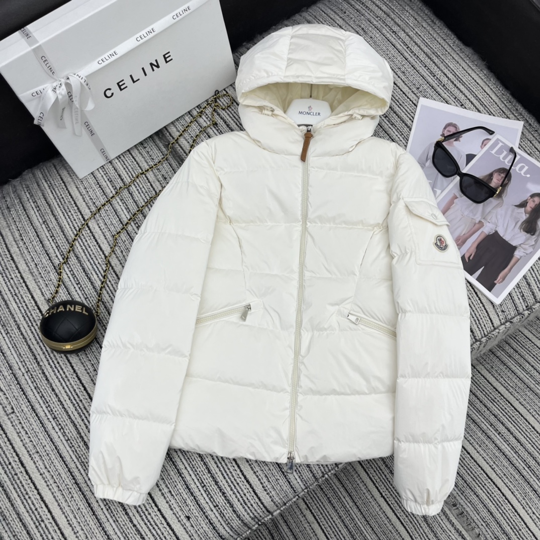 Moncler Kleding Jas &Jassen Bontmantel Zwart Wit Nylon Herfst/winter collectie Bovenzijde met capuchon