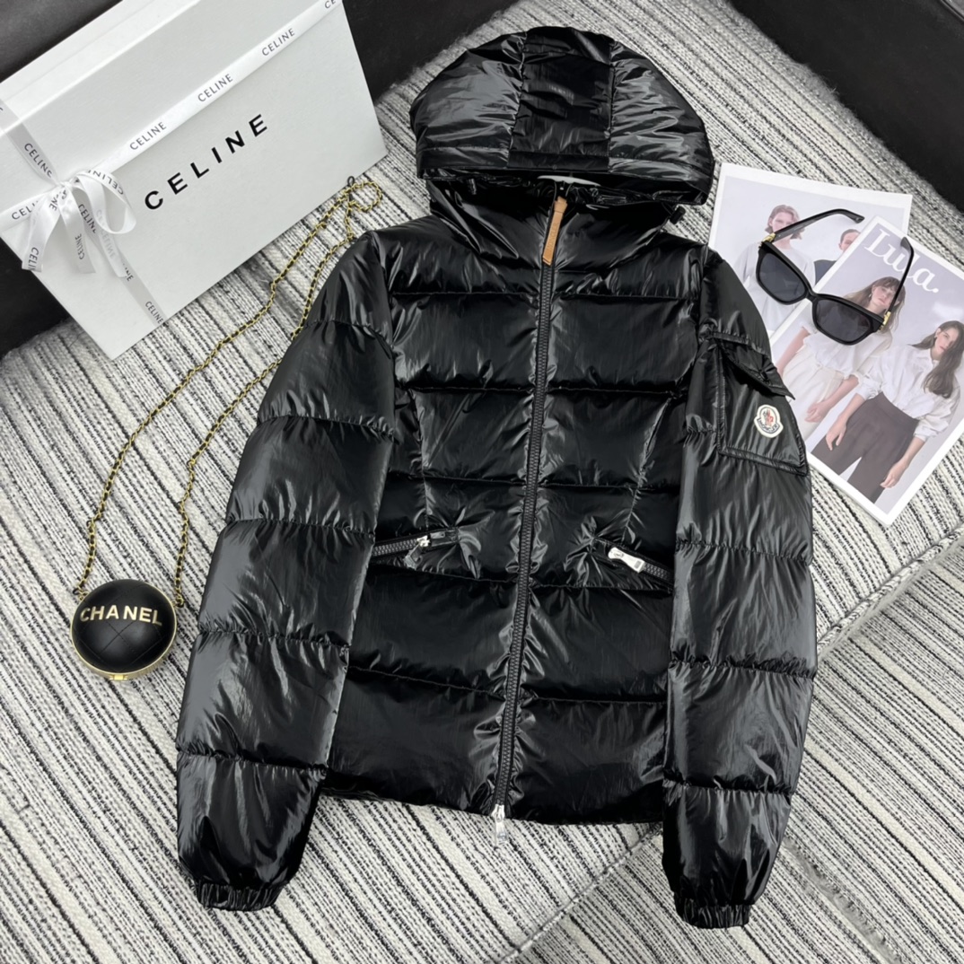 Moncler Kleding Jas &Jassen Bontmantel Zwart Wit Nylon Herfst/winter collectie Bovenzijde met capuchon