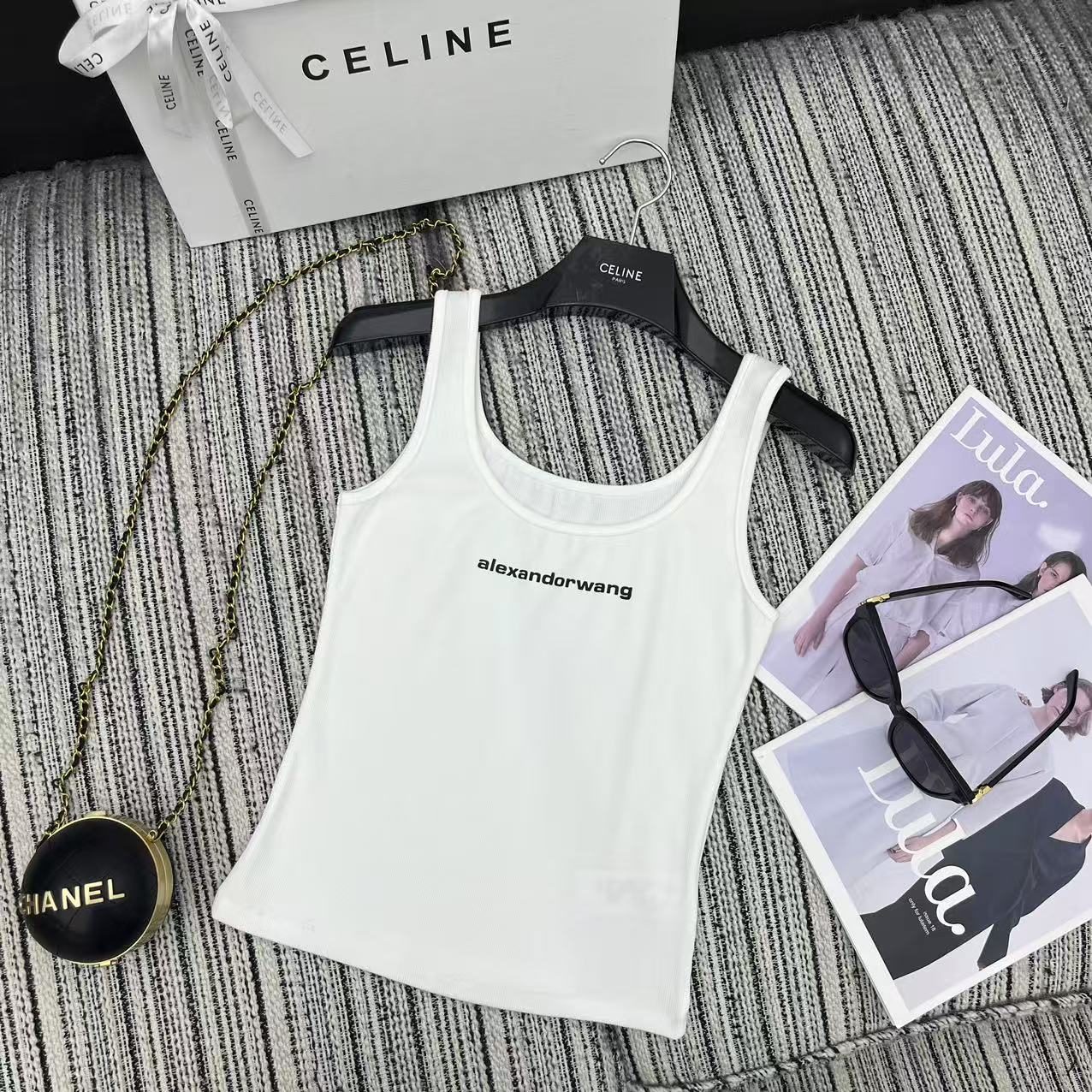 NO:330233,Original single-handed women's clothing, highly recommended with packaging, 25-year early spring and summer series, designer style, letter printed vest top, two-color SML,,alexander wang19860909原单狠货女装 配包装强烈推荐 25年早春夏系列 设计师款 字母印花背心上衣 两色SML,,alexander wang,Women's clothing