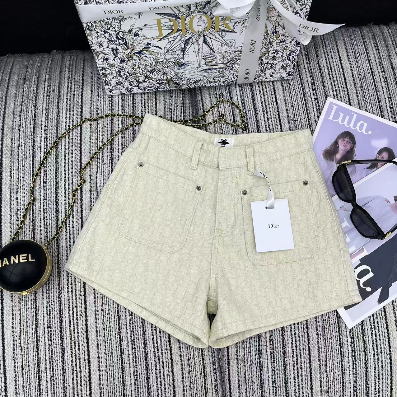 NO:330486,Original single ruthless women's clothing, highly recommended with packaging, 25 years early spring and summer series Dio* new classic old-fashioned jacquard denim shorts SML, dior, shorts, alexander wang19860909原单狠货女装 配包装强烈推荐 25年早春夏系列 Dio*新款经典老花提花牛仔短裤 SML,,dior,shorts,alexander wang,Women's clothing