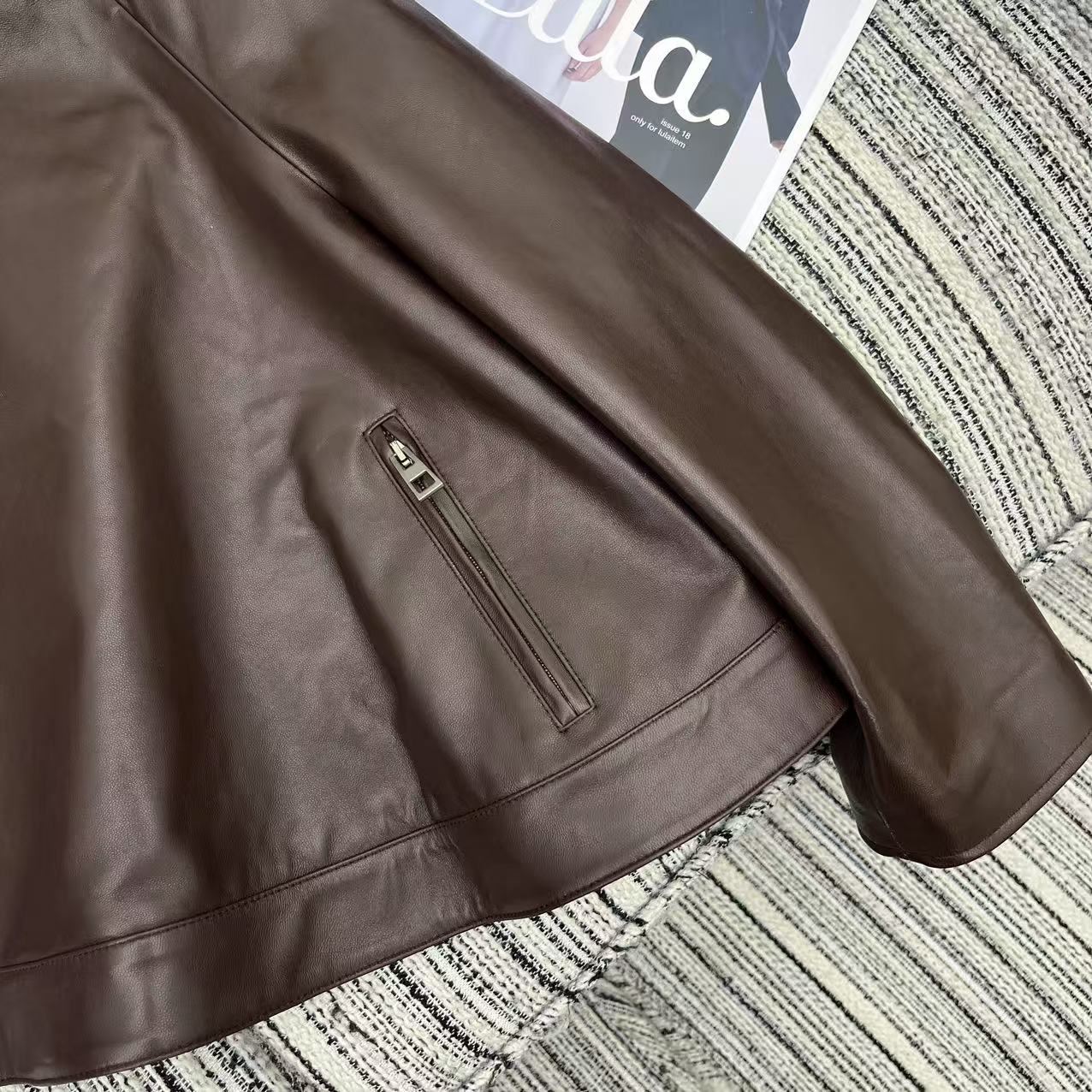 “Review: Tweedy Girl Recommends Loe* New Cloaked Lamb Coat YB1 for Spring and Summer” - 图片 6