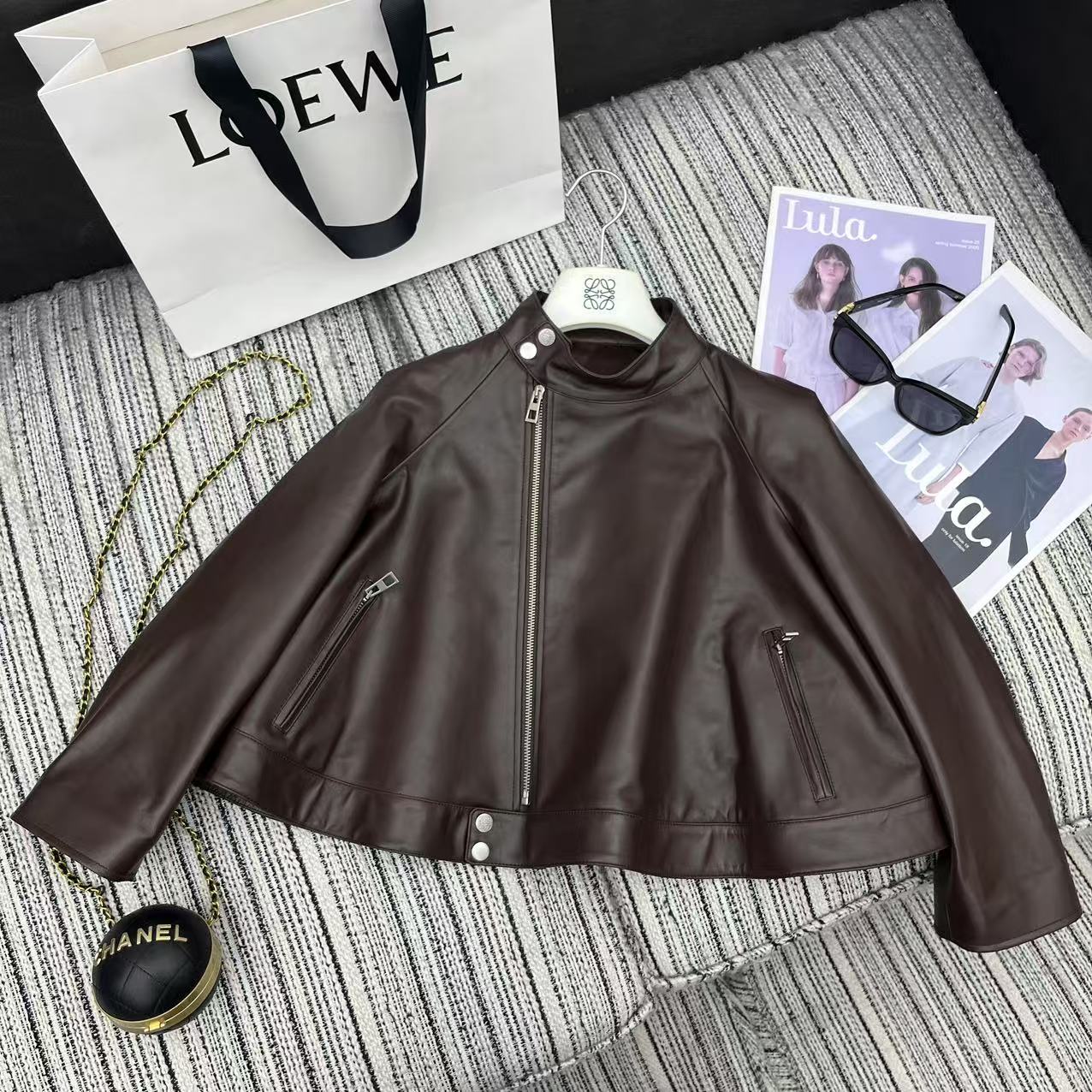 “Review: Tweedy Girl Recommends Loe* New Cloaked Lamb Coat YB1 for Spring and Summer” - 图片 1