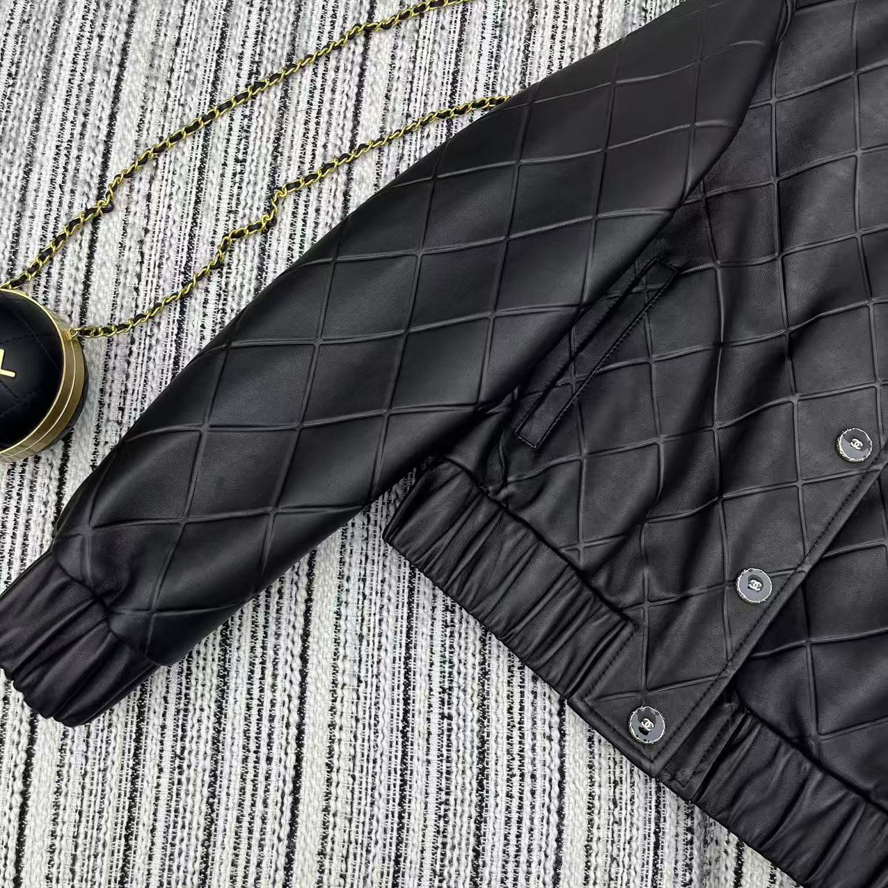 “Custom High-Quality Female Suit with Dust-Proof Bags: P2520 Early Spring Series Review” - 图片 6