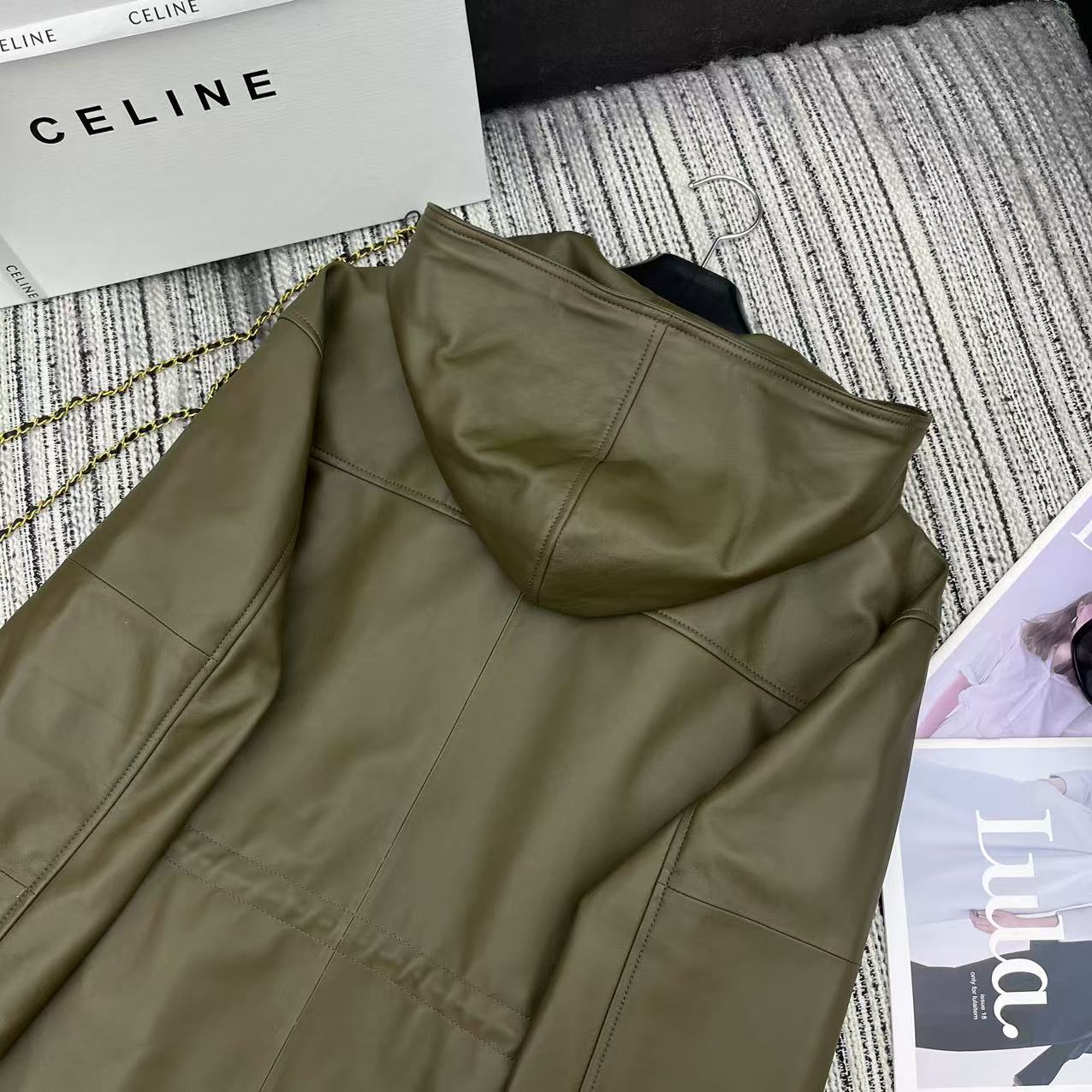 “Stylish Femininity Suit: 25-Year Spring-Summer Series Corset Coat with Sheepskin Hood” - 图片 8