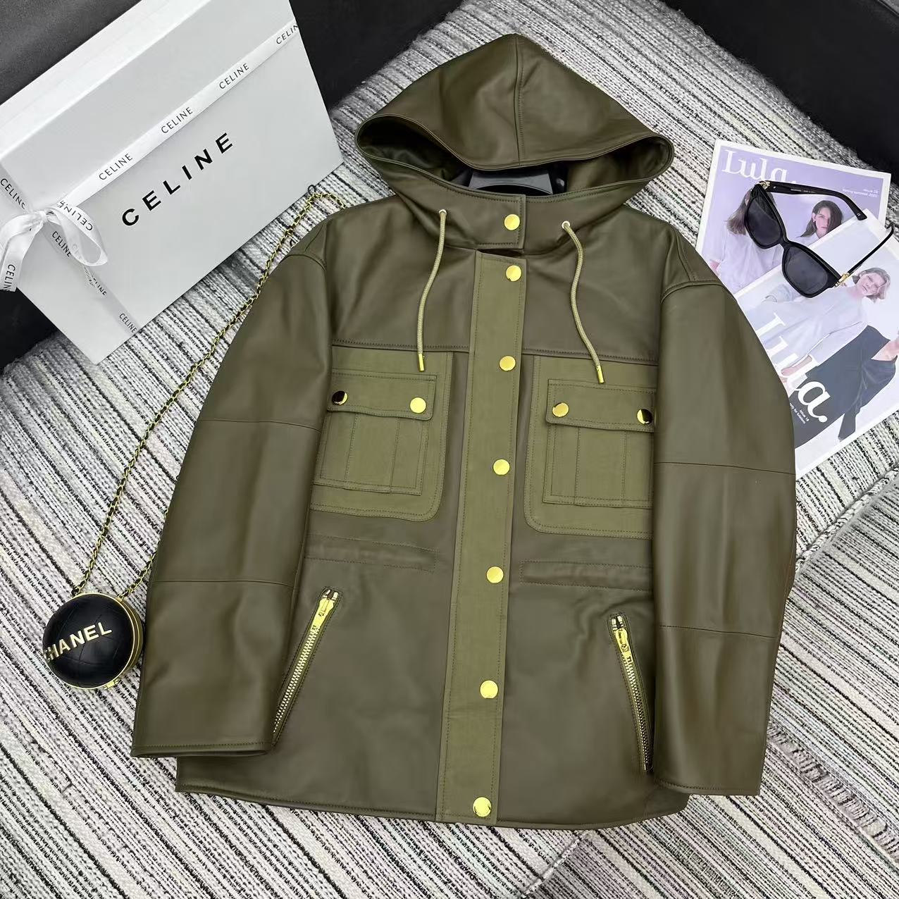 “Stylish Femininity Suit: 25-Year Spring-Summer Series Corset Coat with Sheepskin Hood”