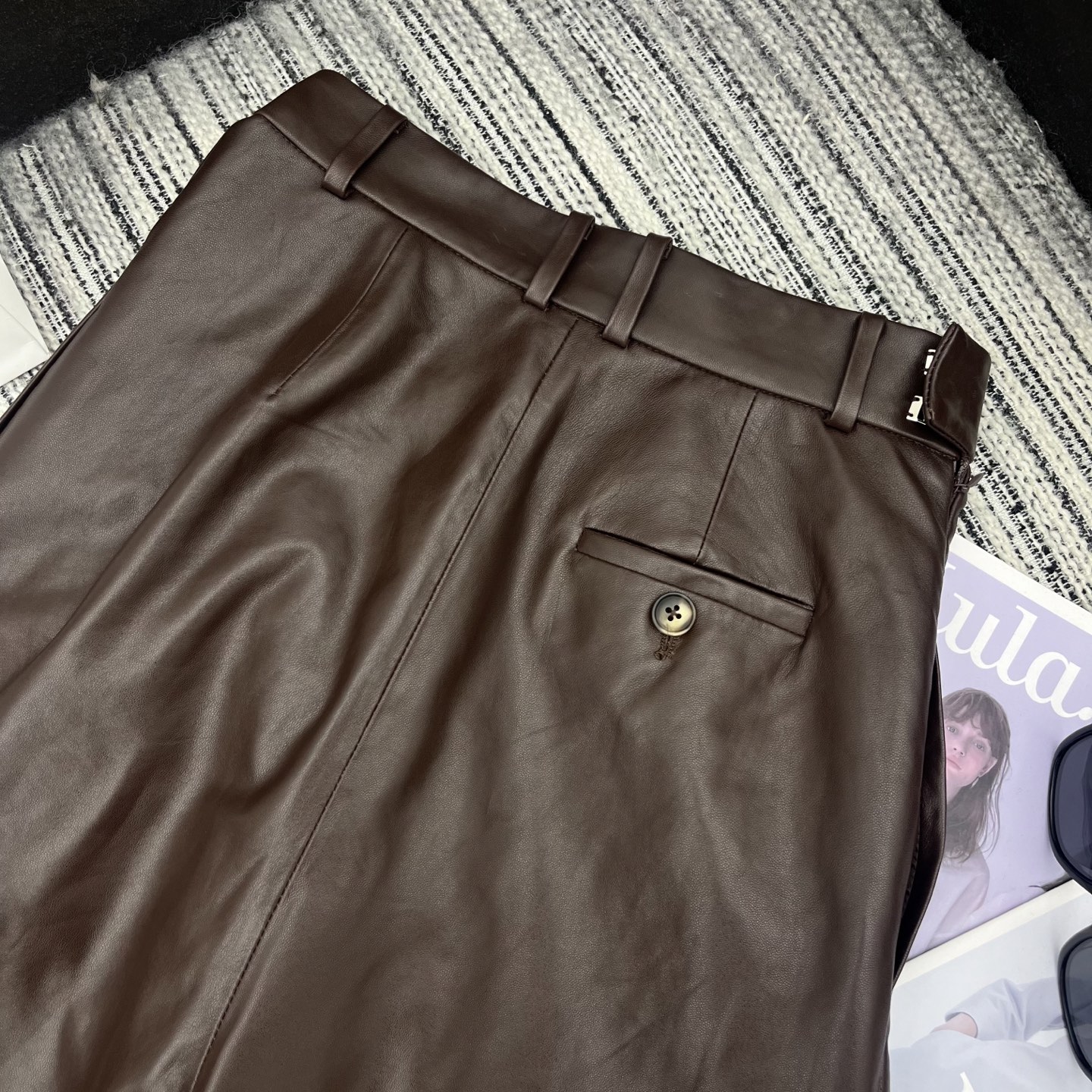 Title: Women’s Fashion: Original Scavenging Female Suit Recommended for Early Autumn, Featuring Broad-Legged Shorts Summary: A stylish female suit priced at P1,800, recommended for - 图片 8