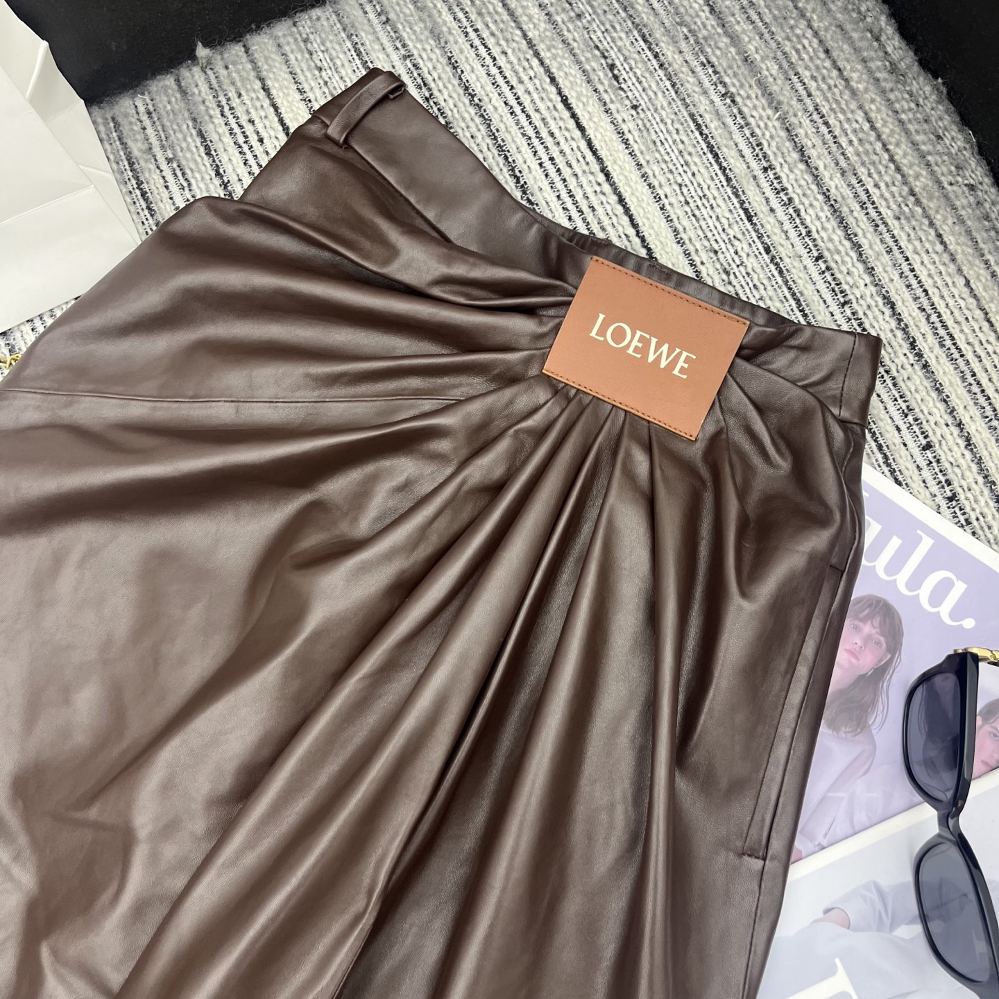 Title: Women’s Fashion: Original Scavenging Female Suit Recommended for Early Autumn, Featuring Broad-Legged Shorts Summary: A stylish female suit priced at P1,800, recommended for - 图片 2