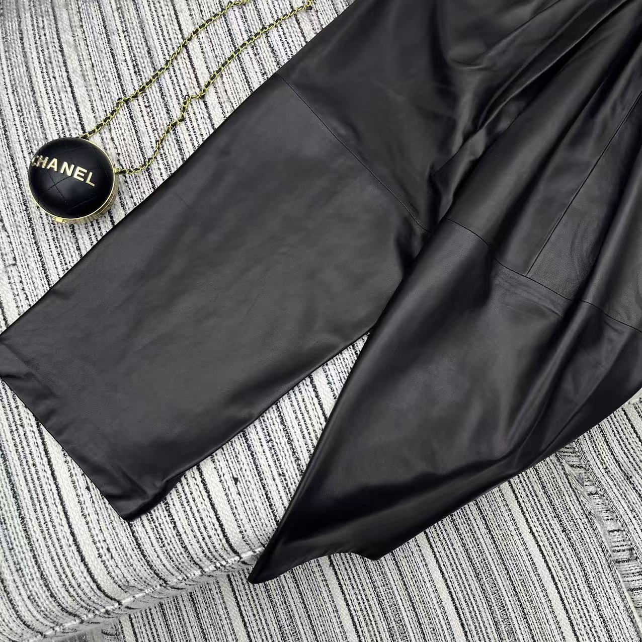 “Original Scavenging Female Suit with Broad-Legged Shorts: 25-Year Early Autumn Series by New L.O.E.” - 图片 5