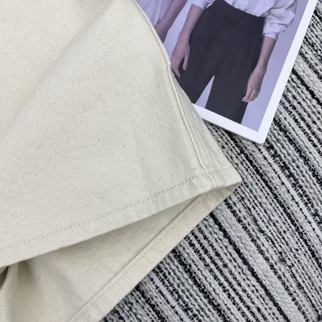 JIL* 25-Year-Old Spring-Summer Series: Strong Recommendation for P403 Female Suit & Letter-Printed Jeans - 图片 6