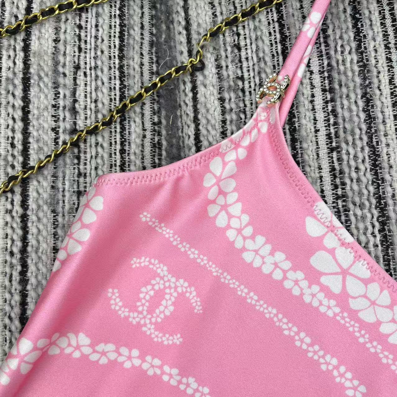 Original Quality Female Swimsuit: Ch* 25C Chain Print, Custom YB Material, Fashionable Design. - 图片 4