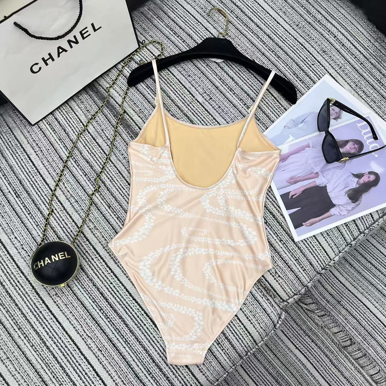 Original Quality One-Size-Fits-All Female Suit with Chain Printing – Exclusive Launch - 图片 6