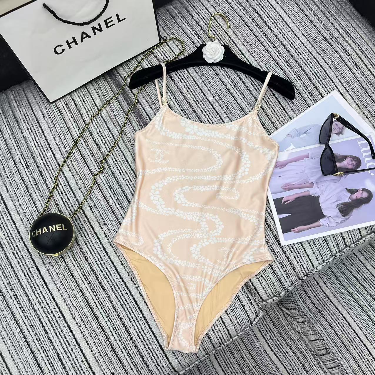 Original Quality One-Size-Fits-All Female Suit with Chain Printing – Exclusive Launch