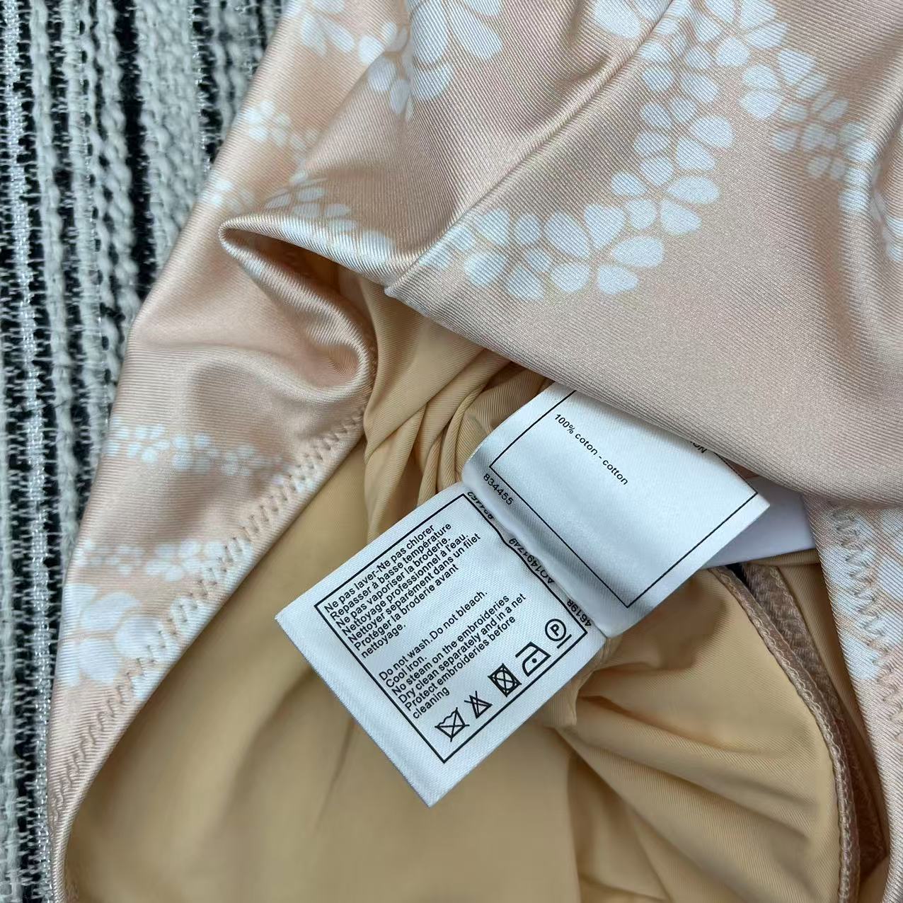Original Quality One-Size-Fits-All Female Suit with Chain Printing – Exclusive Launch - 图片 8