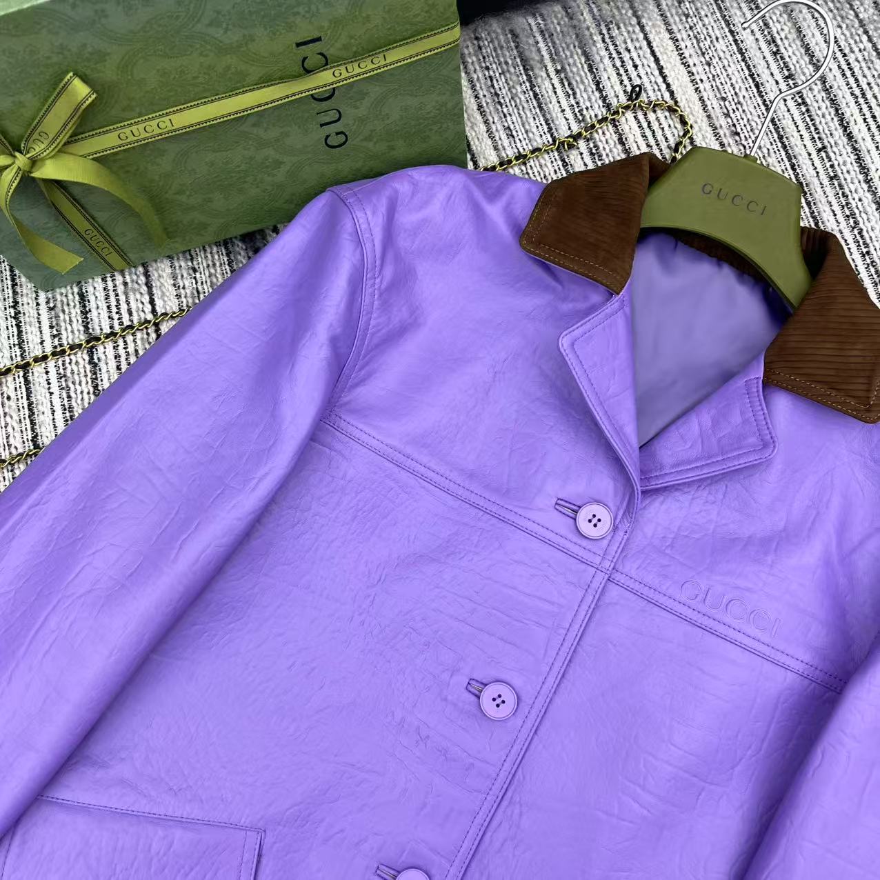 “Review: P2400 One-Size-Fits-All Female Suit with Guc* New Tan Chord-Colored Coat” - 图片 3