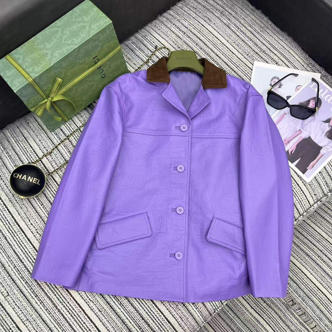 “Review: P2400 One-Size-Fits-All Female Suit with Guc* New Tan Chord-Colored Coat” - 图片 1