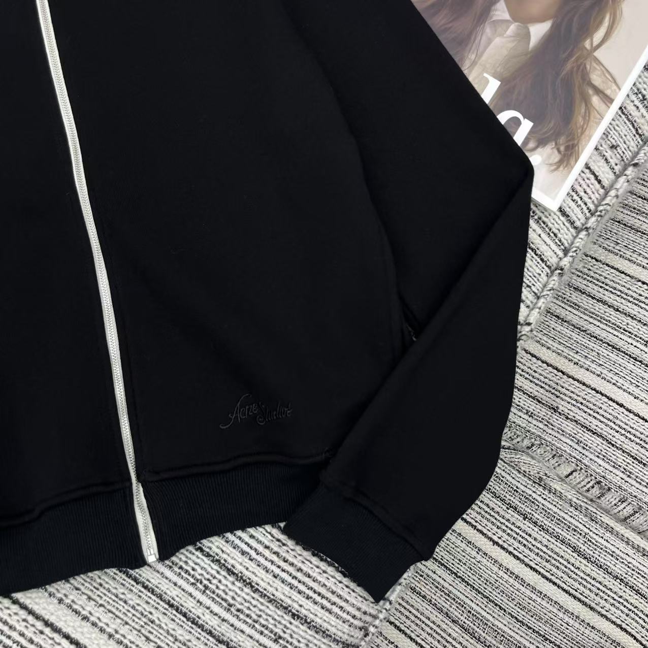 Stylish Female Suit: P636 Recommends Acne Studios 25FW for Autumn Mornings - 图片 6