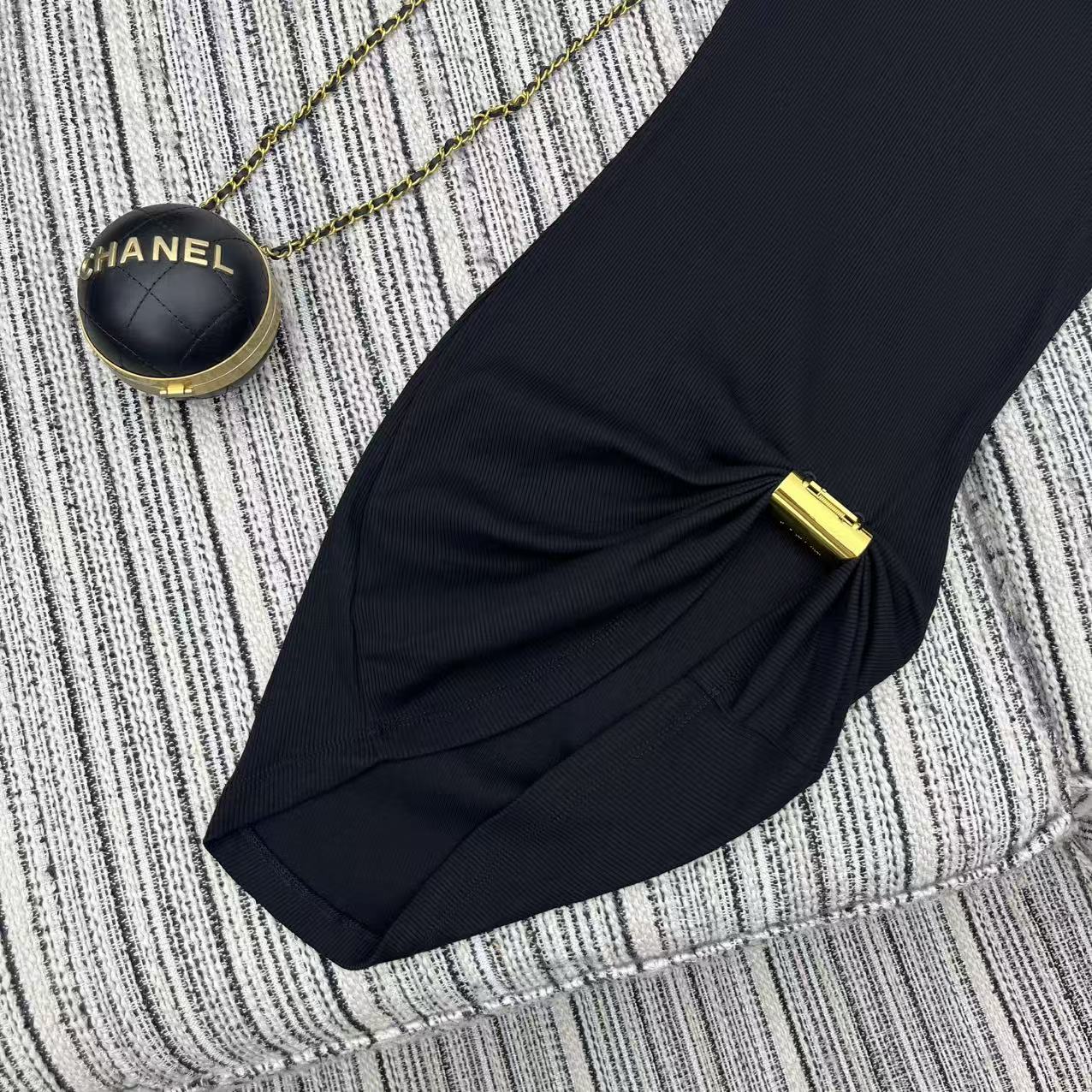 Stylish Female Suit with Metal Decoration and Tweed Vest for Loew* 25Fw Morning and Autumn - 图片 4