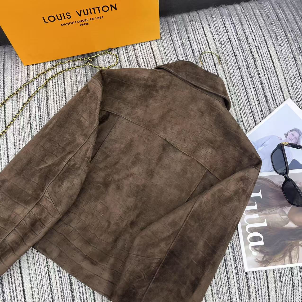 Title: P2520 Original Draught with Dust-Proof Bags, 25-Year Early Autumn/Winter Series Lou* Gator Tweed Jacket Summary: High-quality velvet jacket for autumn/winter, - 图片 8