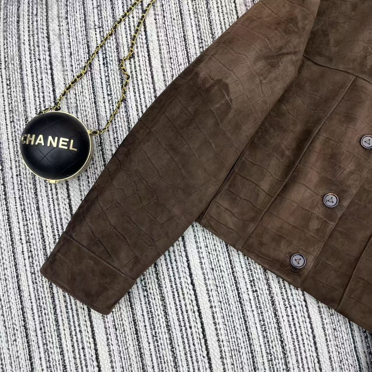Title: P2520 Original Draught with Dust-Proof Bags, 25-Year Early Autumn/Winter Series Lou* Gator Tweed Jacket Summary: High-quality velvet jacket for autumn/winter, - 图片 6