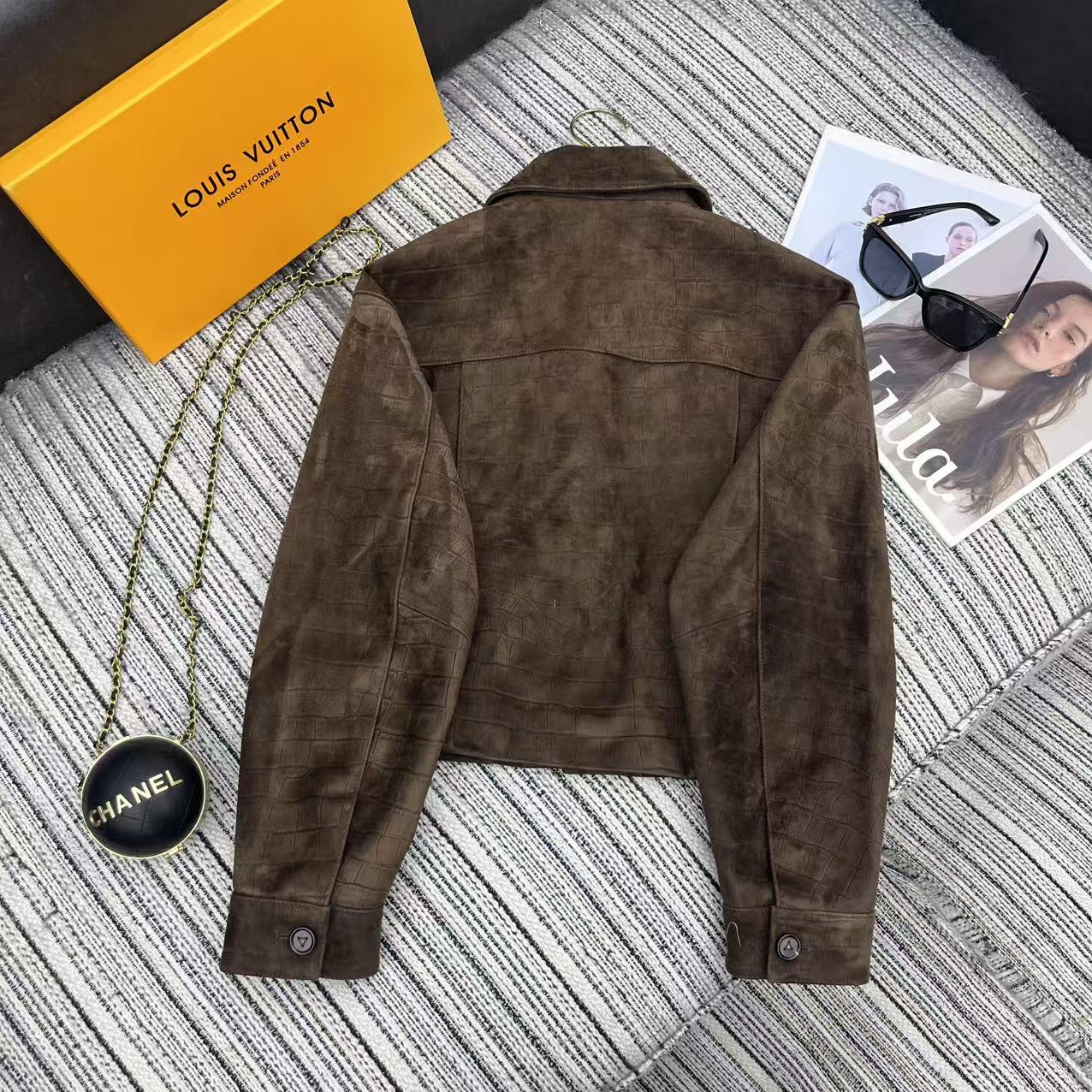 Title: P2520 Original Draught with Dust-Proof Bags, 25-Year Early Autumn/Winter Series Lou* Gator Tweed Jacket Summary: High-quality velvet jacket for autumn/winter, - 图片 7