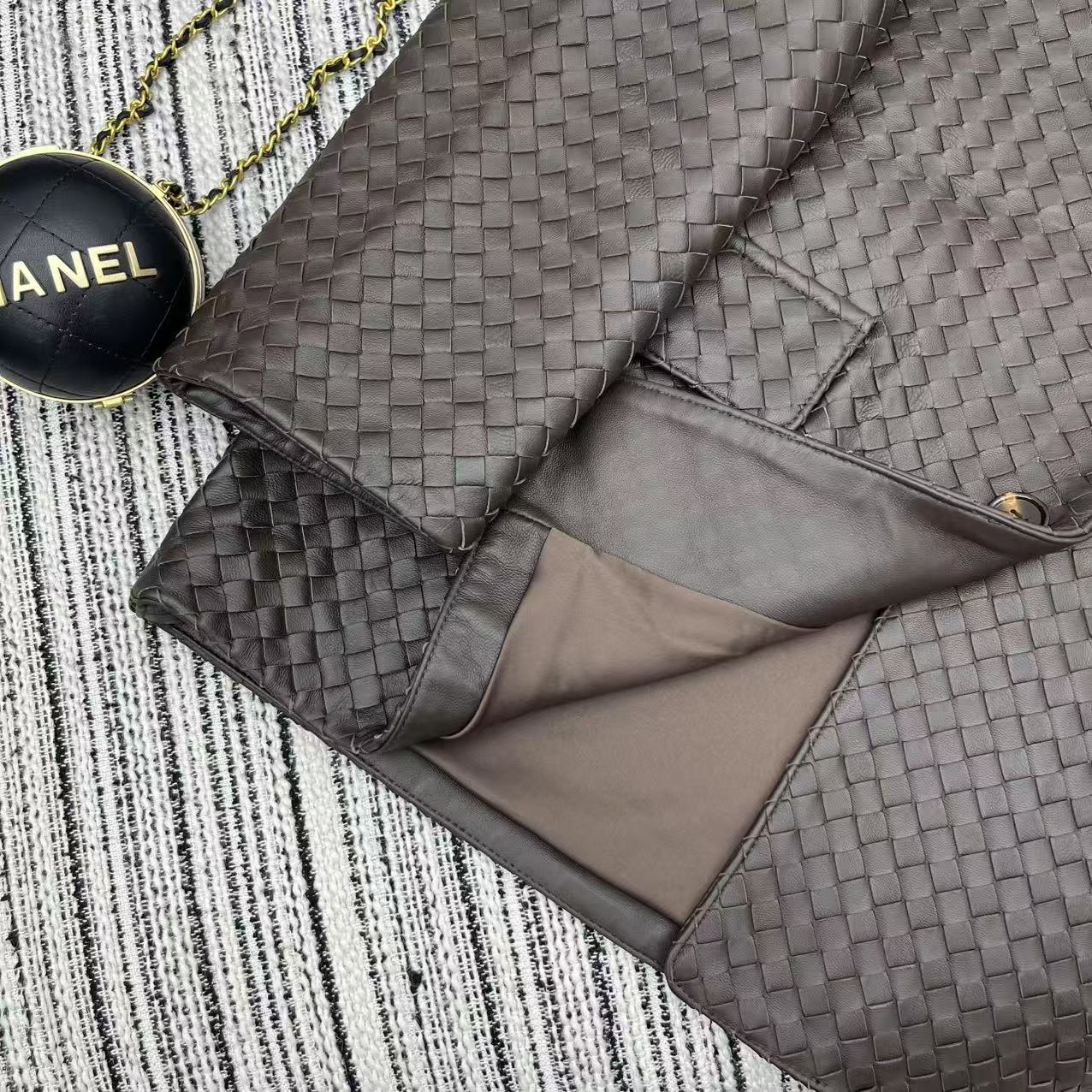 “25-Year Early Autumn and Winter Series: Female Suit with Sheep-Skin Coat Recommendation” - 图片 9