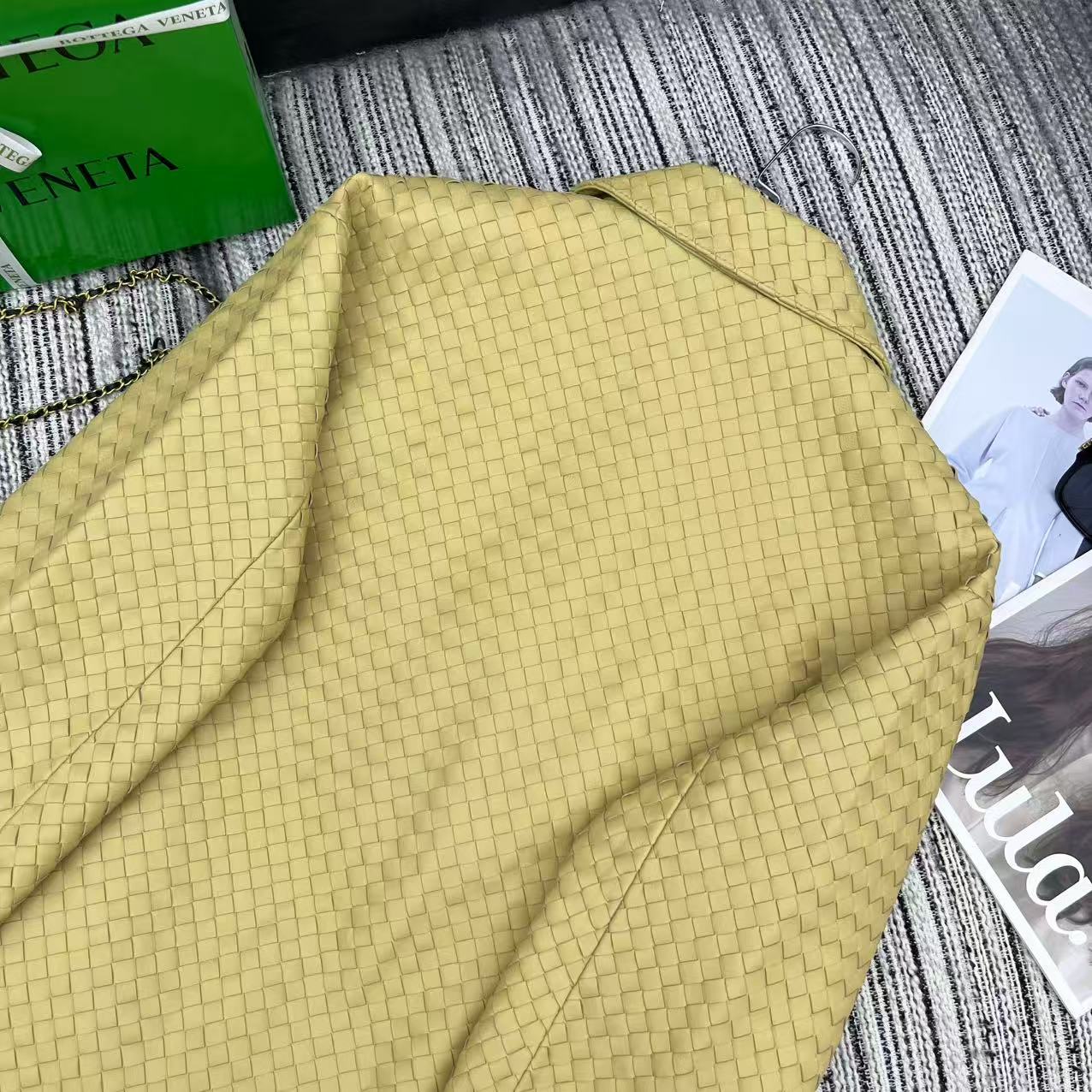 25-Year Early Autumn/Winter Series: Female Suit with Dustproof Bags & Knitted Sheep-Skin Coat - 图片 8