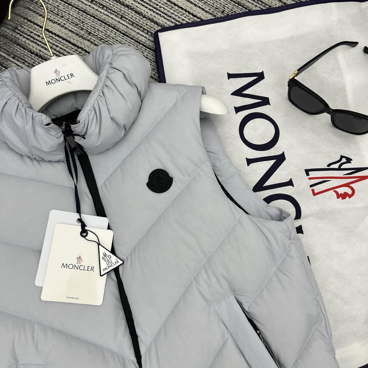 “Mon* New Bouquets: 25-Year Early Autumn & Winter Velvet Coats Collection” - 图片 3