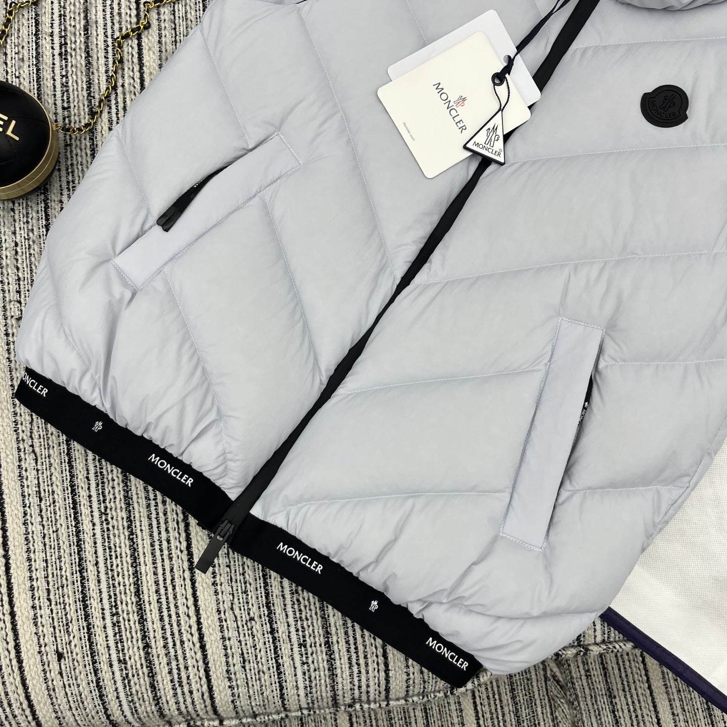 “Mon* New Bouquets: 25-Year Early Autumn & Winter Velvet Coats Collection” - 图片 5