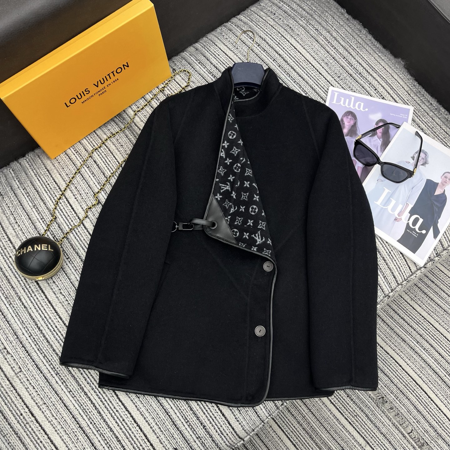 NO:638430,Highly recommended 25 years early autumn and winter series LOu* new logo classic small flower double-sided woolen coat, lambskin edge design (100% sheepskin) high-end quality YB1:1 customized SML, Louis Vuitton-clothing, louis vuitton, jackets & coats, sheepskin, alexander wang19860909强烈推荐 25年早秋冬系列 LOu*新款logo经典小花双面羊毛呢大衣外套 小绵羊皮边设计（百分百绵羊皮）高端品质 YB1:1定制SML,路易威登-服装,louis vuitton,jackets & coats,sheepskin,alexander wang,Women's clothing