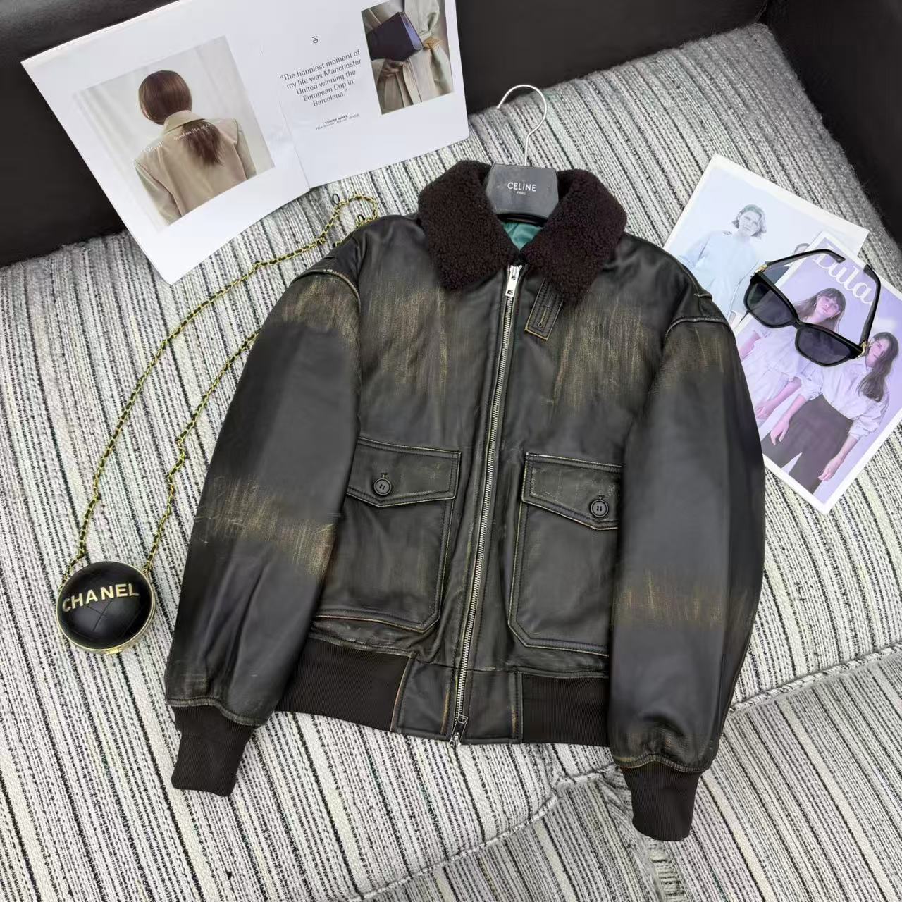NO:638415,Highly recommended 25 years early autumn and winter series THE Ro* new lamb wool lapel rubbed lambskin jacket with quilted interior design high-end quality YB1:1 customization SML, Hermès-clothing, hermes, jackets & coats, jackets & coats, sheepskin, alexander wang19860909强烈推荐 25年早秋冬系列 THE Ro*新款羊羔毛翻领擦色小绵羊皮夹克外套 内里夹棉设计 高端品质 YB1:1定制 SML,爱马仕-服装,hermes,jackets & coats,jackets & coats,sheepskin,alexander wang,Women's clothing