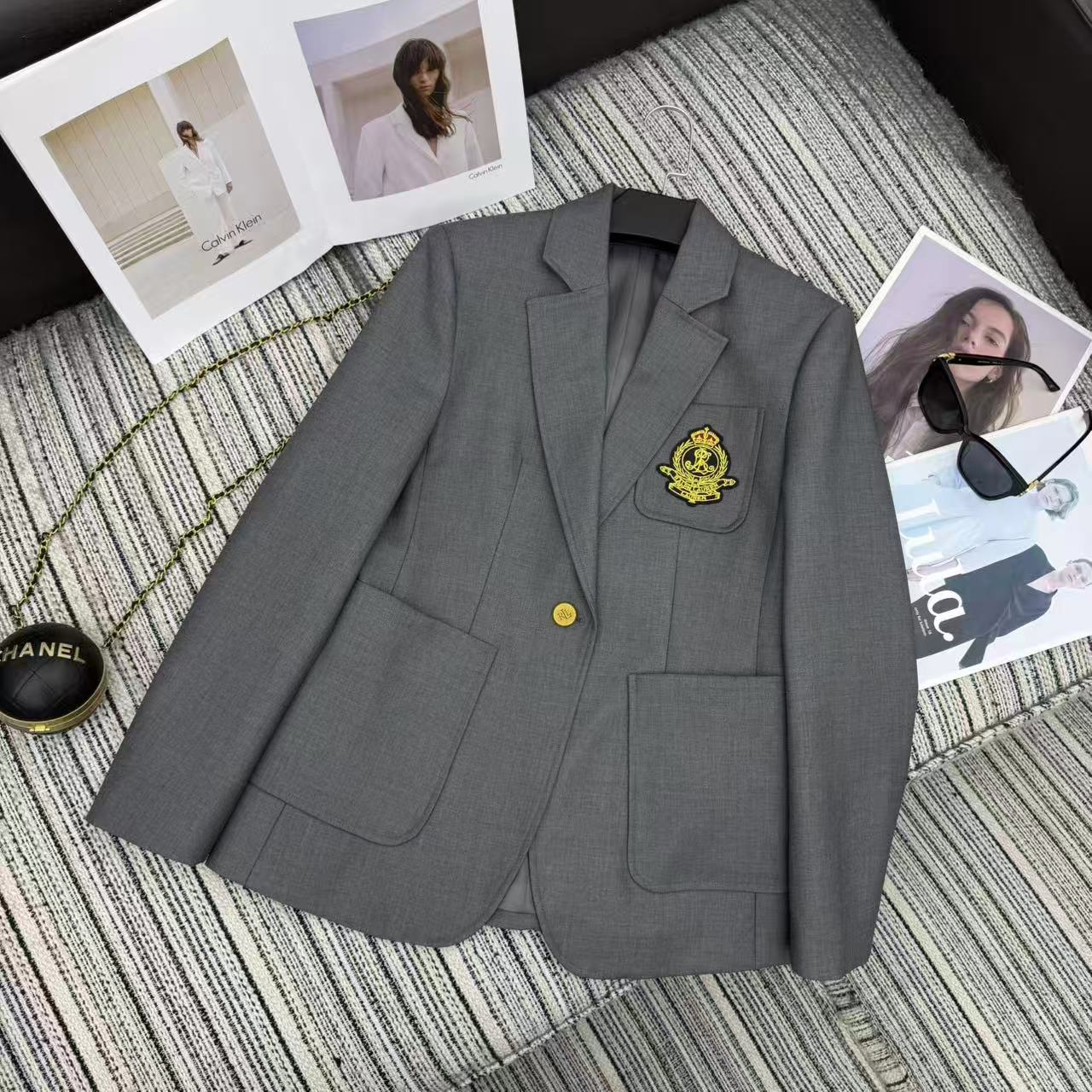 NO:722687,The highest version on the market, the girl inspects the goods, trims the three marks on the threads, and delivers the goods. You can post pictures and take videos. If you want quality and service, please add me on WeChat. We will not accept urgent orders. Highly recommended 26 years early spring series RL* new embroidered badge pocket lapel suit jacket, two-color SML, women's clothing, jackets & coats, business suit,19860909市面最高版本小妹验货、修剪线头上三标、发货可发图及拍视频,要品质要服务的加我微信,不接急单. 强烈推荐 26年早春系列 RL*新款刺绣胸章口袋翻领西装外套 两色SML,女装,jackets & coats,business suit,,Women's clothing