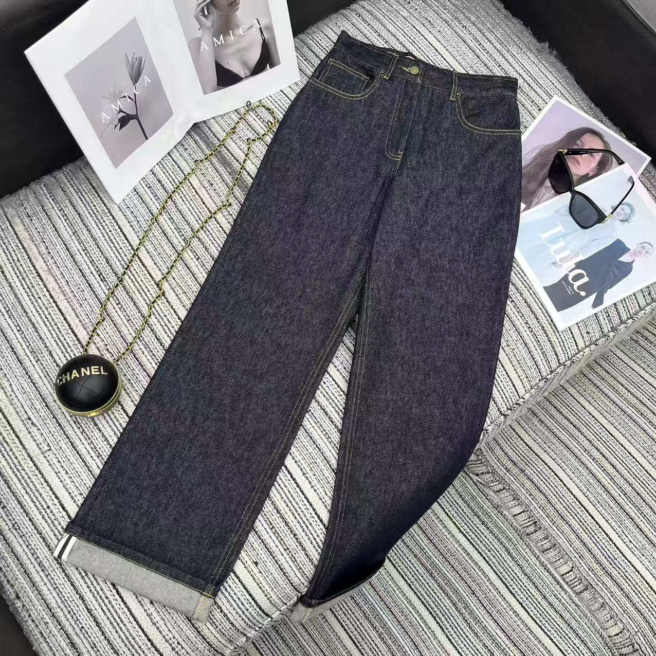 NO:777256,Highly recommended 2026 early spring series Tho* new denim straight pants with hem hem design SML, Thom Browne-clothing,thom browne,19860909强烈推荐 26年早春系列 Tho*新款牛仔直筒裤 裤脚折边设计 SML,汤姆布朗-服装,thom browne,,Women's clothing