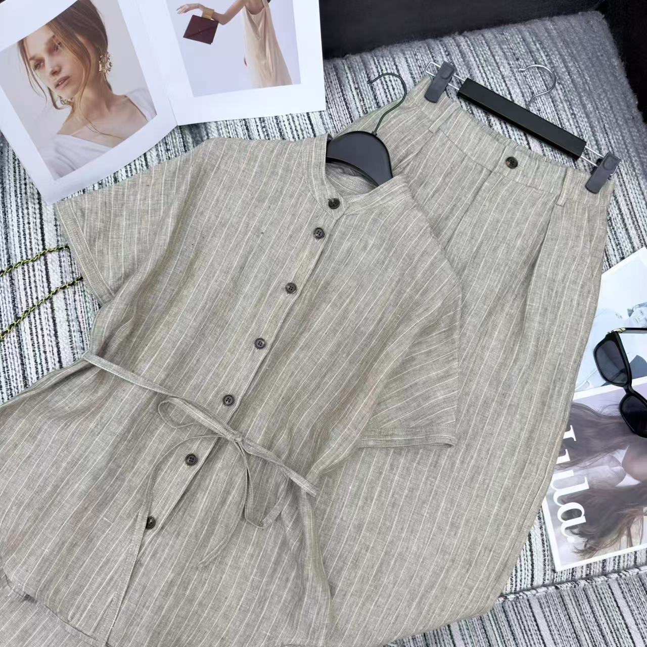 NO:777300,Highly recommended 2026 spring and summer series LP* new striped short-sleeved linen shirt with striped wide-leg pants suit customized pure linen fabric high-end quality SML separate batch of pants, women's clothing, loro piana, shirts, T-shirt,19860909强烈推荐 26年春夏系列 LP*新款条纹短袖麻料衬衫 搭配条纹阔腿裤套装 定制纯亚麻面料 高端品质 SML分开批裤子,女装,loro piana,shirts,T-shirt,,Women's clothing