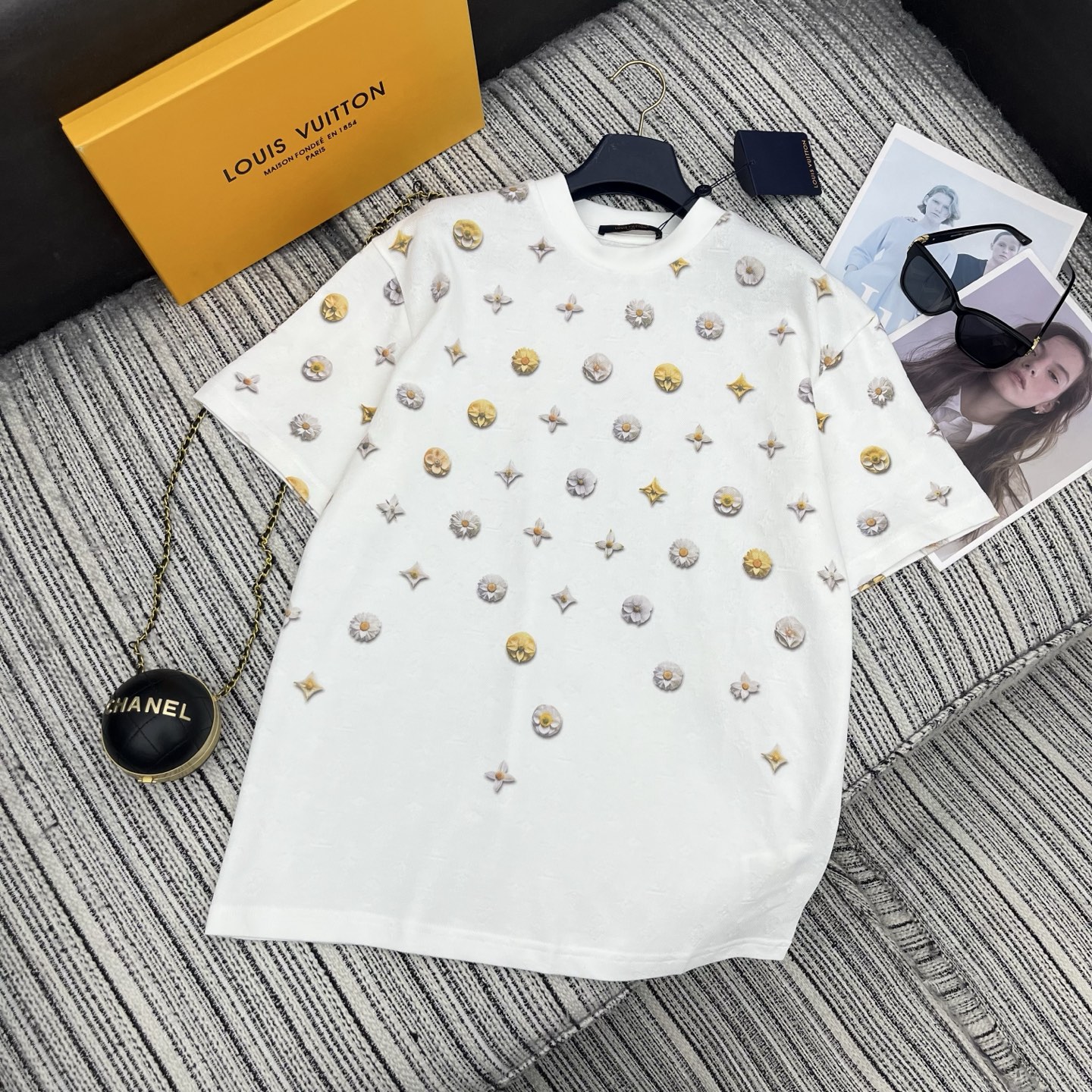 NO:777273,Highly recommended 26th early spring and summer series LOU* new logo printed short-sleeved round neck T-shirt SML, Louis Vuitton-clothing, Louis Vuitton, T-shirt, tees, t-shirt,19860909强烈推荐 26年早春夏系列 LOU*新款logo印花短袖圆领T恤 SML,路易威登-服装,louis vuitton,T-shirt,tees，t-shirt,,Women's clothing