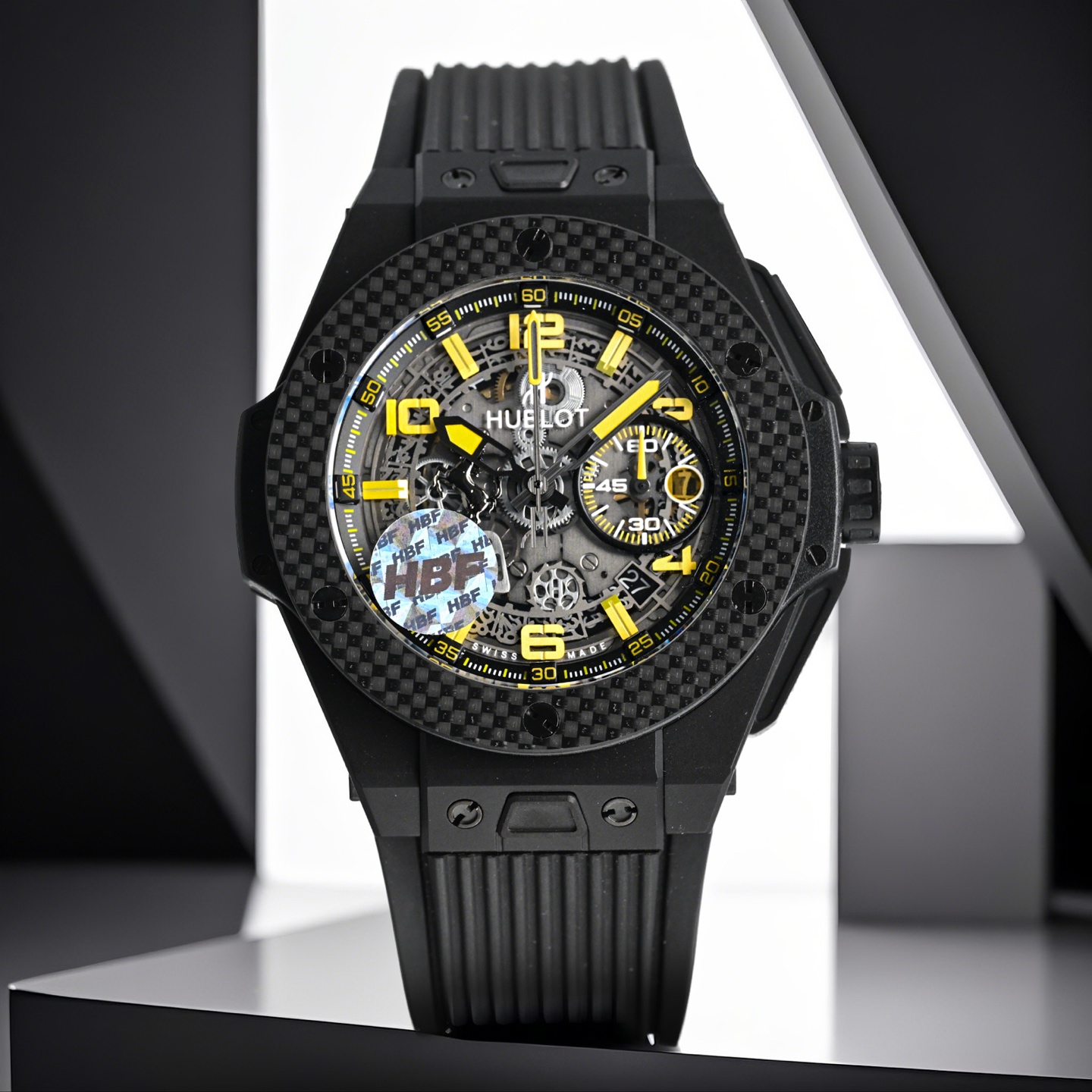 NO:151099,HBF FACTORY / HUBLOT Hublot Best Replica of the Year BlG BANG Series 401.OQ.0123.VR Carbon Fiber Bezel The hierarchy of composite bezel is limited to unique charm serial number only 401.NJ.0123.VR 1 bezel carbon fiber mixed titanium metal, 2 bezel sapphire mirror inner/outer coated anti-reflective coating. 3 lug black synthetic resin. Side insert: black synthetic resin, carbon fiber insert in the middle of the case. Crown polishing treatment, black overpressure rubber insert. Button 2 o'clock position 316 stainless steel button 4 o'clock position button engraved Ferrari logo, red paint filling,  4 dial 45mm, Ferrari horse pattern inlaid. Hour and minute hands are satin-coated with gold, covered with black SuperLuminova luminescent coating. Score pointer Ferrari red lacquered, 5 movement is modified with HUB1241UNICO movement, 6 strap black natural rubber strap, Schedoni genuine leather stitching, folding clasp,, gold plating19860909HBF FACTORY 恒宝 / HUBLOT 宇舶表年度最佳复刻作品 BlG BANG系列401.OQ.0123.VR碳纤维表圈 复合材质表圈的层次结构 仅限独特魅力序列号 401.NJ.0123.VR 1表圈碳纤维混合钛金属, 2表镜蓝宝石镜面内/外覆防反光涂层.3表耳黑色合成树脂.侧插片:黑色合成树脂,表壳中部碳纤维插片.表冠抛光处理,黑色过压橡胶插片.按钮2点钟位置316精钢按钮4点钟位置按钮刻法拉利标志,红漆填充, 4表盘45mm,法拉利跃马图案镶嵌.时针分针缎面镀金,覆黑色SuperLuminova夜光涂层.计分指针法拉利红亮漆处理,5机芯改HUB1241UNICO机芯, 6表带黑色天然橡胶表带,Schedoni真皮用缝线缝合,折叠式表扣,,,gold plating,Watch