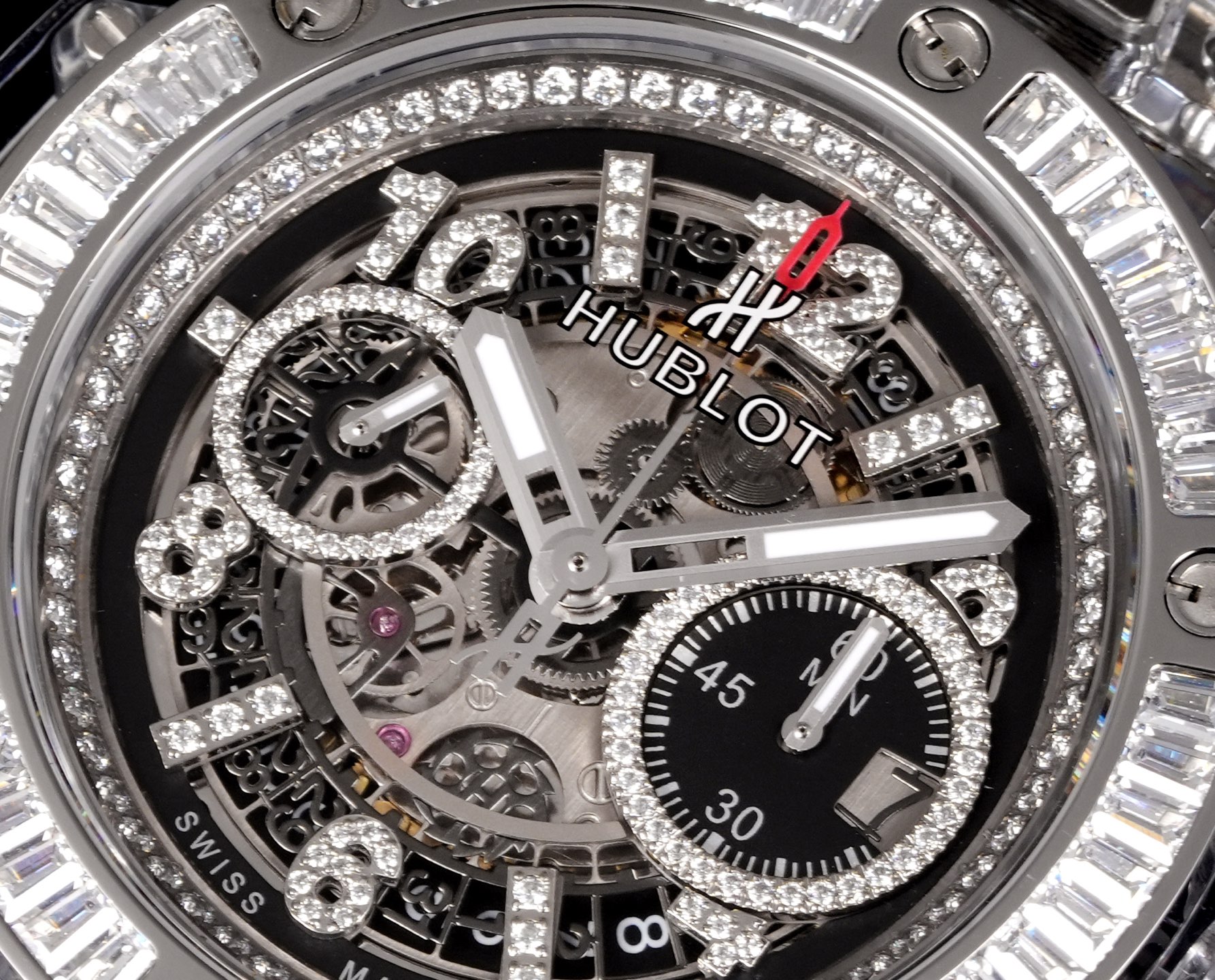光壳 1950，钻壳 2050💰
HBF  FACTORY 恒宝HUBLOT 宇舶表年度最佳复刻作品——宇舶BIG BANG系列411.JX.4802.RT“全透明腕表”
【精彩细节】1.还原正品表盘后龙飞凤舞的镂空布局，2.采用与原装同样的丙烯酸有机玻璃极致克隆——完成不可能完成的任务。该材质不仅硬度高，且具有抗鑫腐蚀，耐磨损等卓越物理特性。
【机芯功能】腕表直径45mm。采用增强版计时7750机芯改原装HUB.1242型芯，实现所有功能吻合正装。
【精益求精】全力以赴，层层把关，在保证完美“透视感官”的同时，竭心尽力还原正品的每个细节。
【赠品】附赠一副同款不同色的天然橡胶表带（可替代原装）复刻界首款“全透佳作”