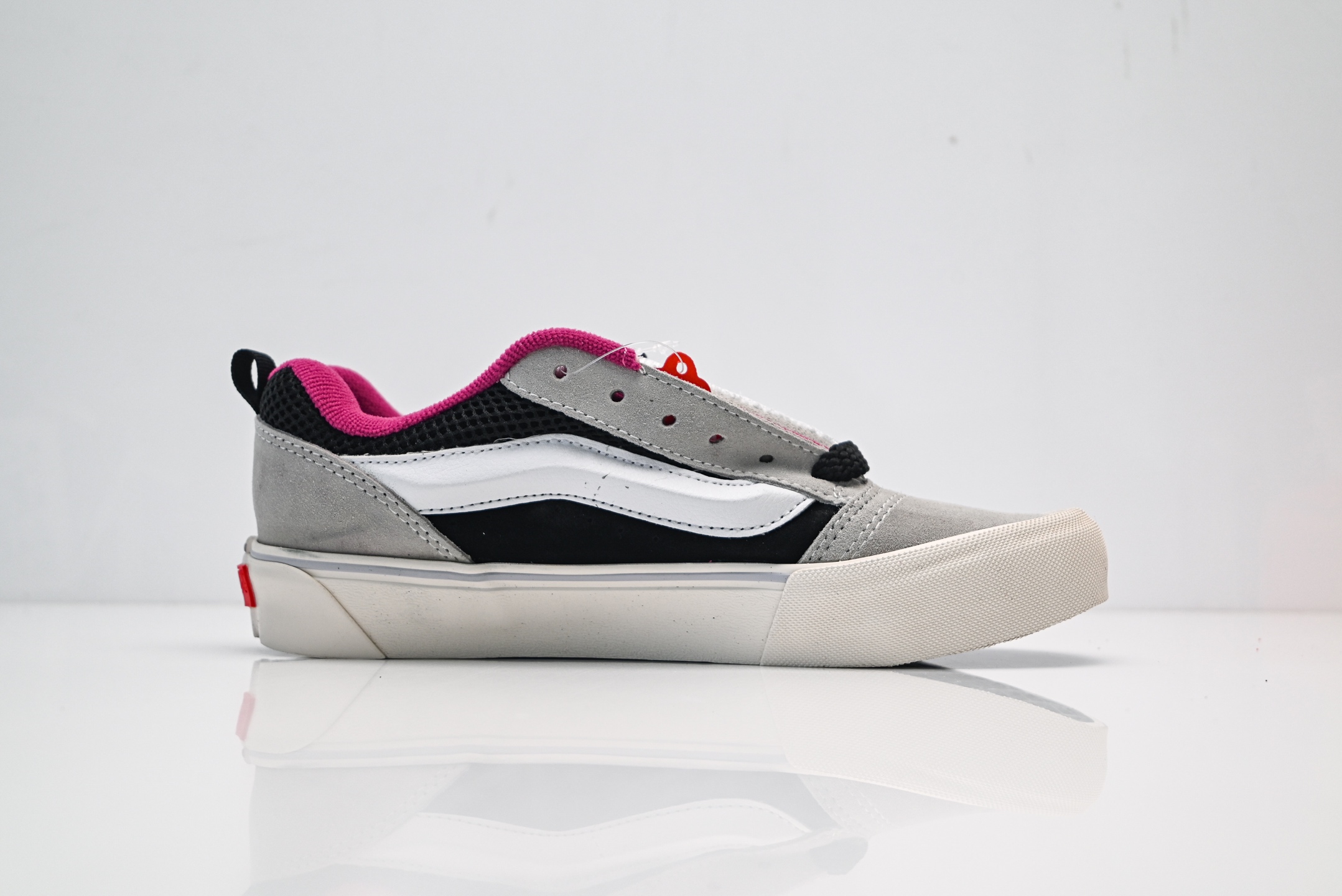 Vans Knu Skool CL 万斯范斯低帮休闲运动帆布滑板鞋 薄底 纯硫化 可盐可咸 夏季百搭神器 VN0007QDWHT 白黑紫-Top High Quatity Cheap Sneakers Fashion Clothing Clothes Bags handbags Shoes of all Brand wholesale With The best Quality And Beautiful Price from China Factory Chinese suppliers wholesaler seller Vans Knu Skool CL 万斯范斯低帮休闲运动帆布滑板鞋 薄底 纯硫化 可盐可咸 夏季百搭神器 VN0007QDWHT 白黑紫