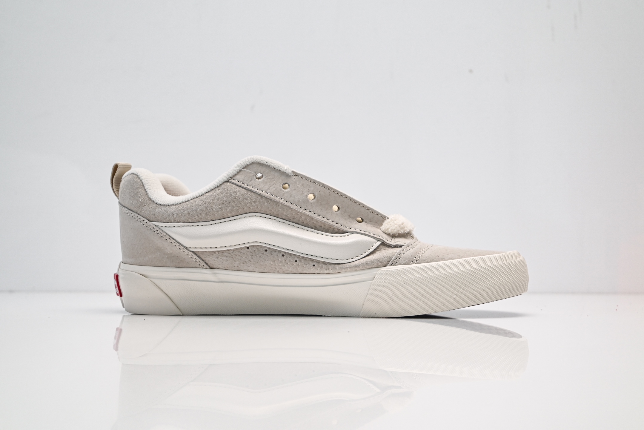 Vans Knu Skool CL 万斯范斯低帮休闲运动帆布滑板鞋 薄底 纯硫化 可盐可咸 夏季百搭神器 VN000CS0W00 白浅灰-Top High Quatity Cheap Sneakers Fashion Clothing Clothes Bags handbags Shoes of all Brand wholesale With The best Quality And Beautiful Price from China Factory Chinese suppliers wholesaler seller Vans Knu Skool CL 万斯范斯低帮休闲运动帆布滑板鞋 薄底 纯硫化 可盐可咸 夏季百搭神器 VN000CS0W00 白浅灰
