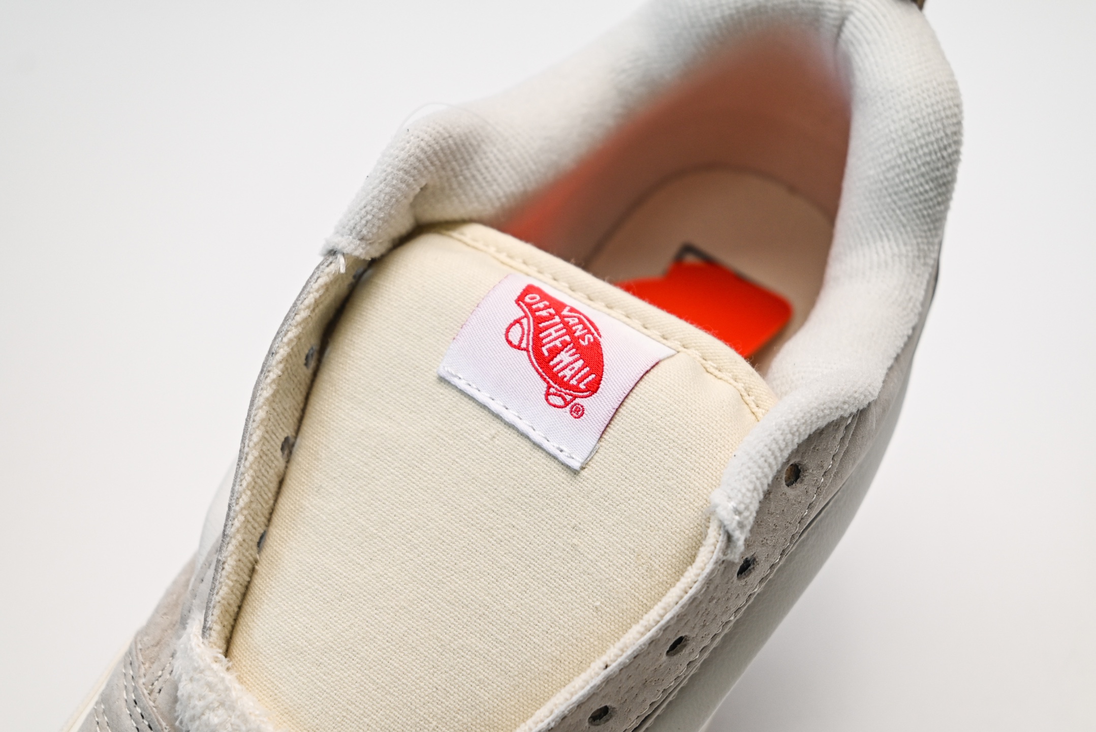 Vans Knu Skool CL 万斯范斯低帮休闲运动帆布滑板鞋 薄底 纯硫化 可盐可咸 夏季百搭神器 VN000CS0W00 白浅灰-Top High Quatity Cheap Sneakers Fashion Clothing Clothes Bags handbags Shoes of all Brand wholesale With The best Quality And Beautiful Price from China Factory Chinese suppliers wholesaler seller Vans Knu Skool CL 万斯范斯低帮休闲运动帆布滑板鞋 薄底 纯硫化 可盐可咸 夏季百搭神器 VN000CS0W00 白浅灰