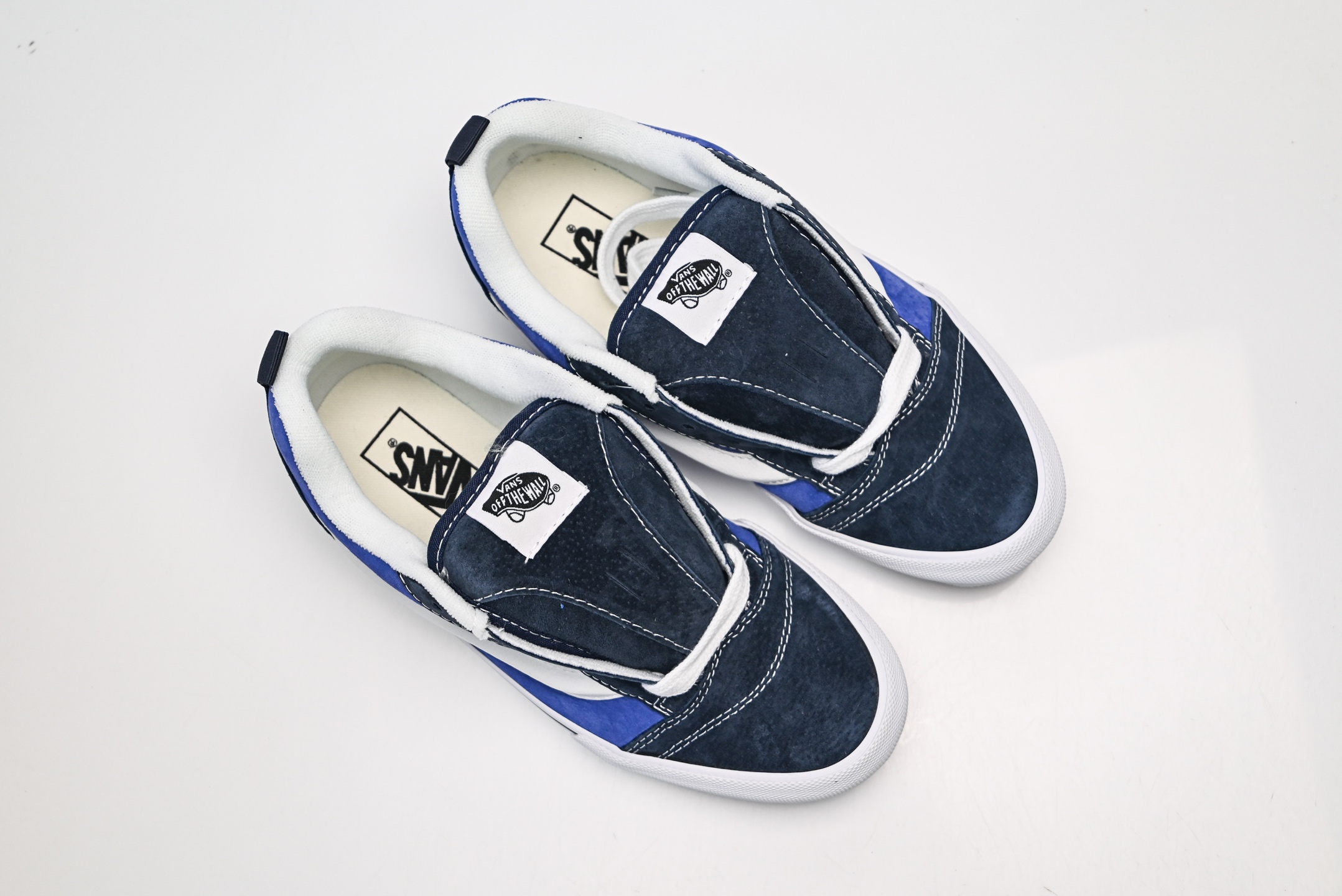 Vans Knu Skool CL 万斯范斯低帮休闲运动帆布滑板鞋 面包鞋 薄底 纯硫化 可盐可咸 夏季百搭神器 VN0009QCNWD 蓝白经典-Top High Quatity Cheap Sneakers Fashion Clothing Clothes Bags handbags Shoes of all Brand wholesale With The best Quality And Beautiful Price from China Factory Chinese suppliers wholesaler seller Vans Knu Skool CL 万斯范斯低帮休闲运动帆布滑板鞋 面包鞋 薄底 纯硫化 可盐可咸 夏季百搭神器 VN0009QCNWD 蓝白经典