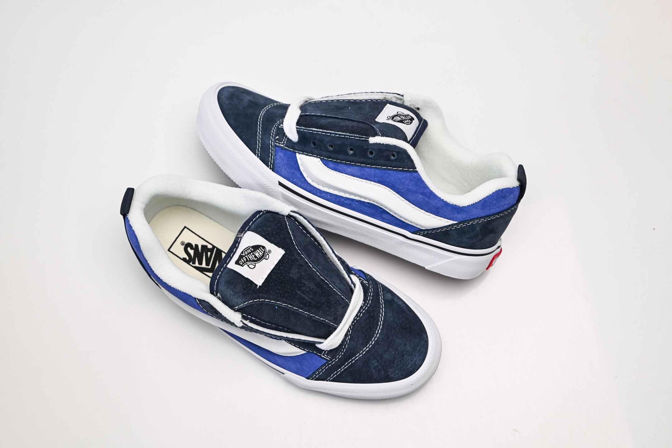 Vans Knu Skool CL 万斯范斯低帮休闲运动帆布滑板鞋 面包鞋 薄底 纯硫化 可盐可咸 夏季百搭神器 VN0009QCNWD 蓝白经典-Top High Quatity Cheap Sneakers Fashion Clothing Clothes Bags handbags Shoes of all Brand wholesale With The best Quality And Beautiful Price from China Factory Chinese suppliers wholesaler seller Vans Knu Skool CL 万斯范斯低帮休闲运动帆布滑板鞋 面包鞋 薄底 纯硫化 可盐可咸 夏季百搭神器 VN0009QCNWD 蓝白经典