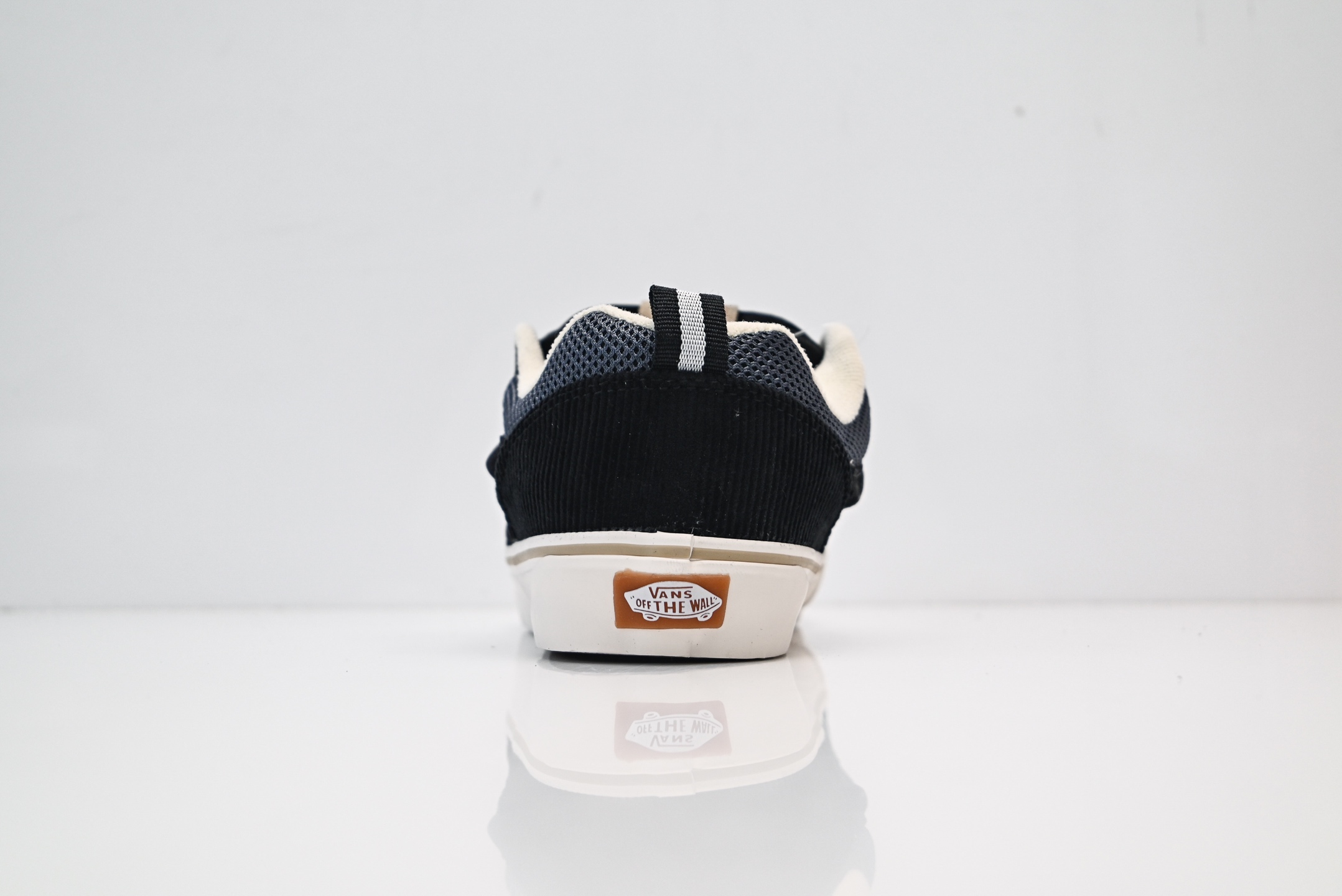 Vans Knu Skool CL 万斯范斯低帮休闲运动帆布滑板鞋 面包鞋 薄底 纯硫化 可盐可咸 夏季百搭神器 VN0009QCBLA 黑白-Top High Quatity Cheap Sneakers Fashion Clothing Clothes Bags handbags Shoes of all Brand wholesale With The best Quality And Beautiful Price from China Factory Chinese suppliers wholesaler seller Vans Knu Skool CL 万斯范斯低帮休闲运动帆布滑板鞋 面包鞋 薄底 纯硫化 可盐可咸 夏季百搭神器 VN0009QCBLA 黑白