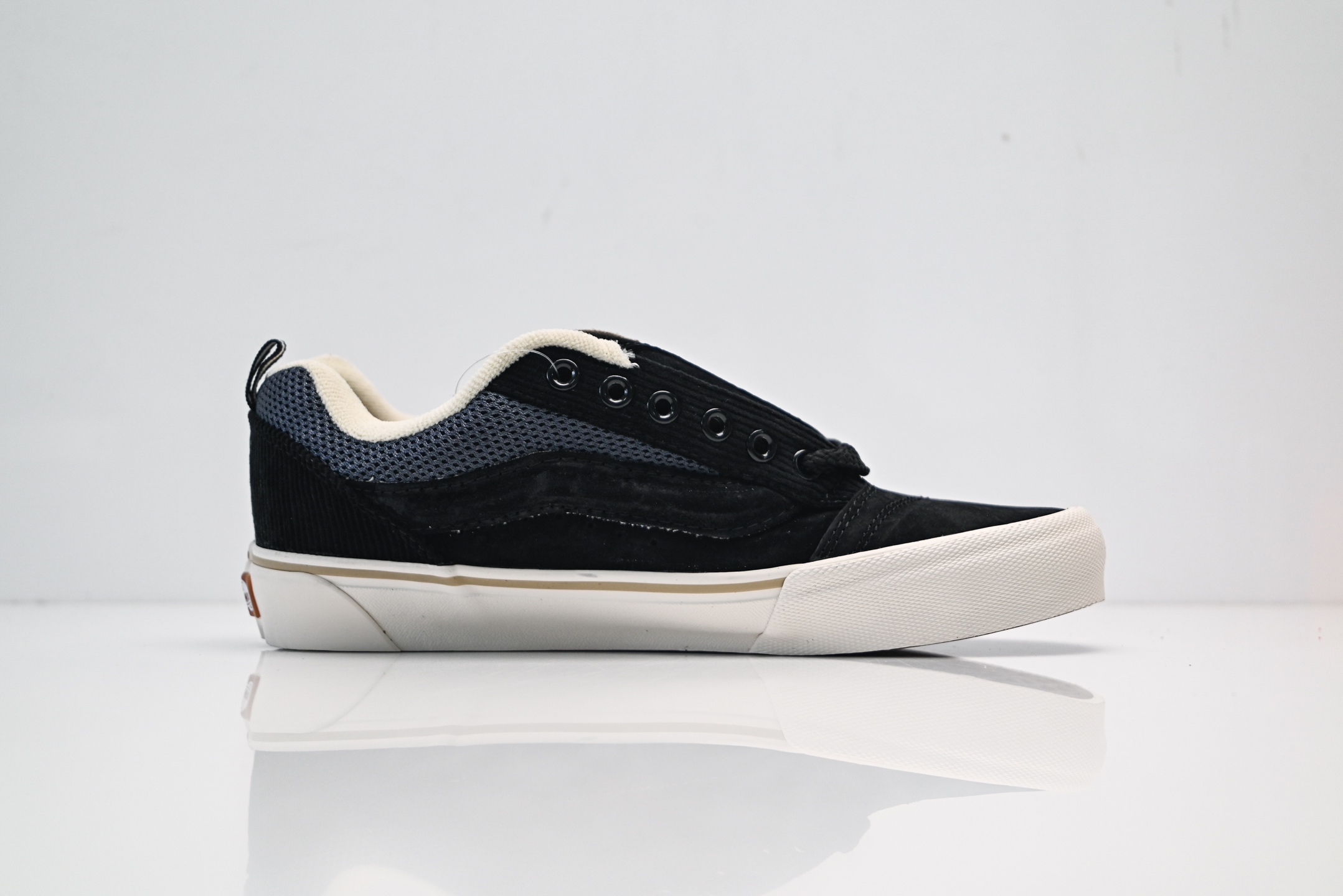 Vans Knu Skool CL 万斯范斯低帮休闲运动帆布滑板鞋 面包鞋 薄底 纯硫化 可盐可咸 夏季百搭神器 VN0009QCBLA 黑白-Top High Quatity Cheap Sneakers Fashion Clothing Clothes Bags handbags Shoes of all Brand wholesale With The best Quality And Beautiful Price from China Factory Chinese suppliers wholesaler seller Vans Knu Skool CL 万斯范斯低帮休闲运动帆布滑板鞋 面包鞋 薄底 纯硫化 可盐可咸 夏季百搭神器 VN0009QCBLA 黑白
