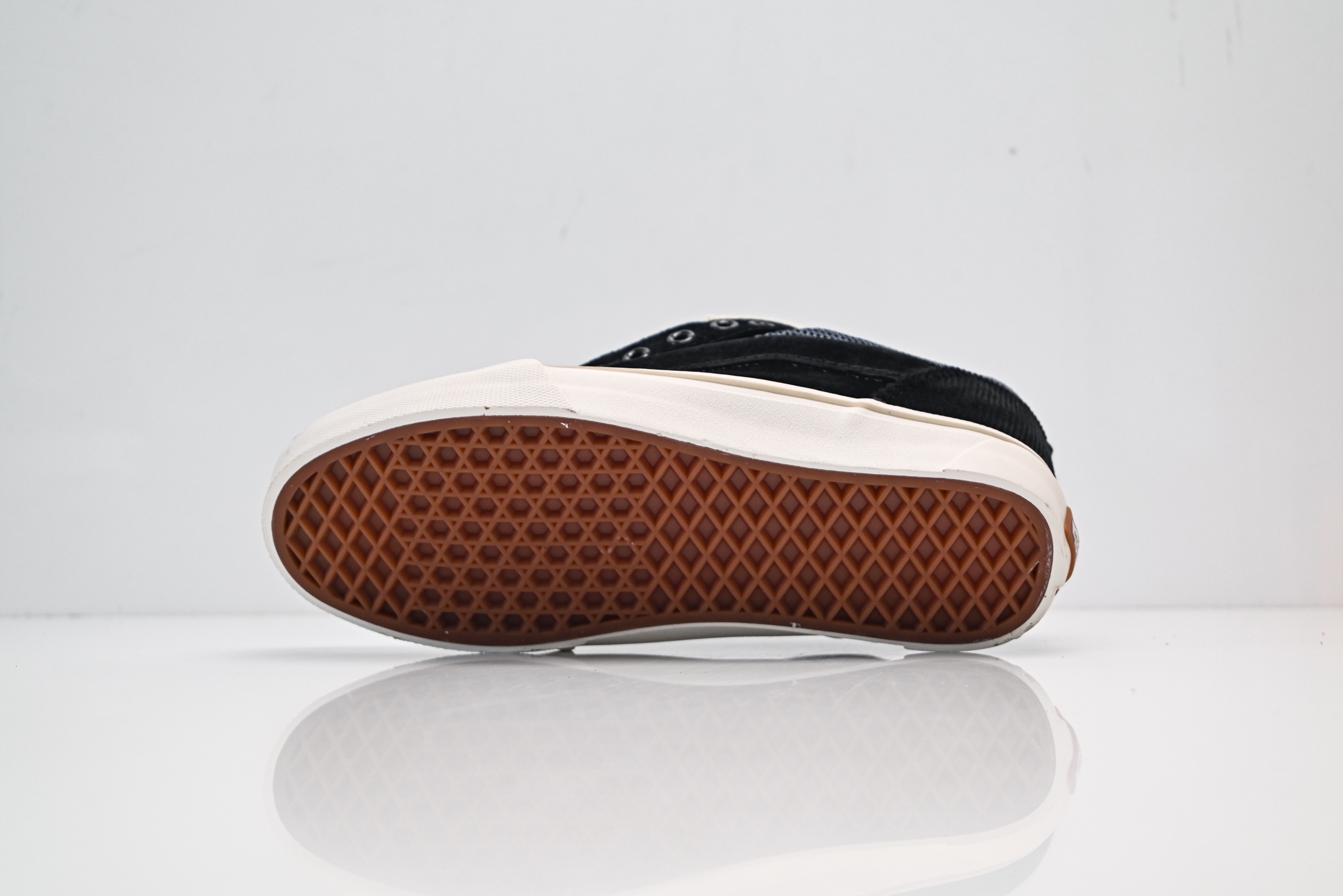 Vans Knu Skool CL 万斯范斯低帮休闲运动帆布滑板鞋 面包鞋 薄底 纯硫化 可盐可咸 夏季百搭神器 VN0009QCBLA 黑白-Top High Quatity Cheap Sneakers Fashion Clothing Clothes Bags handbags Shoes of all Brand wholesale With The best Quality And Beautiful Price from China Factory Chinese suppliers wholesaler seller Vans Knu Skool CL 万斯范斯低帮休闲运动帆布滑板鞋 面包鞋 薄底 纯硫化 可盐可咸 夏季百搭神器 VN0009QCBLA 黑白