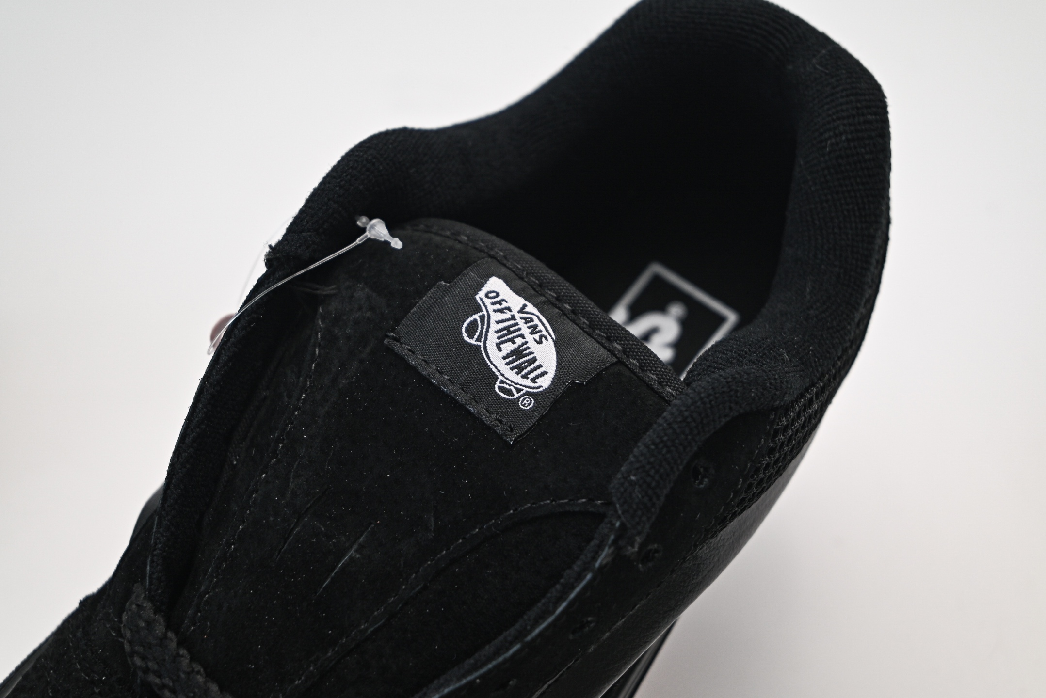 Vans Knu Skool CL 万斯范斯低帮休闲运动帆布滑板鞋 面包鞋 薄底 纯硫化 可盐可咸 夏季百搭神器 VN0009QCBKA 全黑黑武士-Top High Quatity Cheap Sneakers Fashion Clothing Clothes Bags handbags Shoes of all Brand wholesale With The best Quality And Beautiful Price from China Factory Chinese suppliers wholesaler seller Vans Knu Skool CL 万斯范斯低帮休闲运动帆布滑板鞋 面包鞋 薄底 纯硫化 可盐可咸 夏季百搭神器 VN0009QCBKA 全黑黑武士