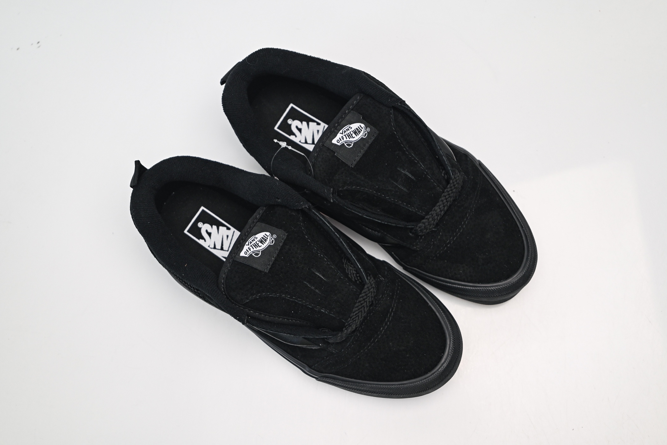 Vans Knu Skool CL 万斯范斯低帮休闲运动帆布滑板鞋 面包鞋 薄底 纯硫化 可盐可咸 夏季百搭神器 VN0009QCBKA 全黑黑武士-Top High Quatity Cheap Sneakers Fashion Clothing Clothes Bags handbags Shoes of all Brand wholesale With The best Quality And Beautiful Price from China Factory Chinese suppliers wholesaler seller Vans Knu Skool CL 万斯范斯低帮休闲运动帆布滑板鞋 面包鞋 薄底 纯硫化 可盐可咸 夏季百搭神器 VN0009QCBKA 全黑黑武士