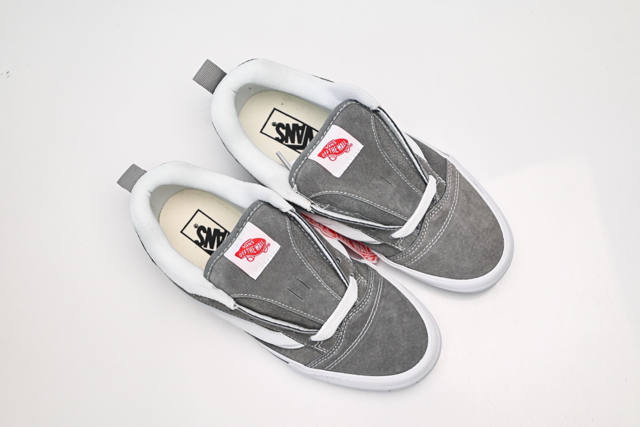 Vans Knu Skool CL 万斯范斯低帮休闲运动帆布滑板鞋 面包鞋 薄底 纯硫化 可盐可咸 夏季百搭神器 VN0009QCBGJ 灰白-Top High Quatity Cheap Sneakers Fashion Clothing Clothes Bags handbags Shoes of all Brand wholesale With The best Quality And Beautiful Price from China Factory Chinese suppliers wholesaler seller Vans Knu Skool CL 万斯范斯低帮休闲运动帆布滑板鞋 面包鞋 薄底 纯硫化 可盐可咸 夏季百搭神器 VN0009QCBGJ 灰白