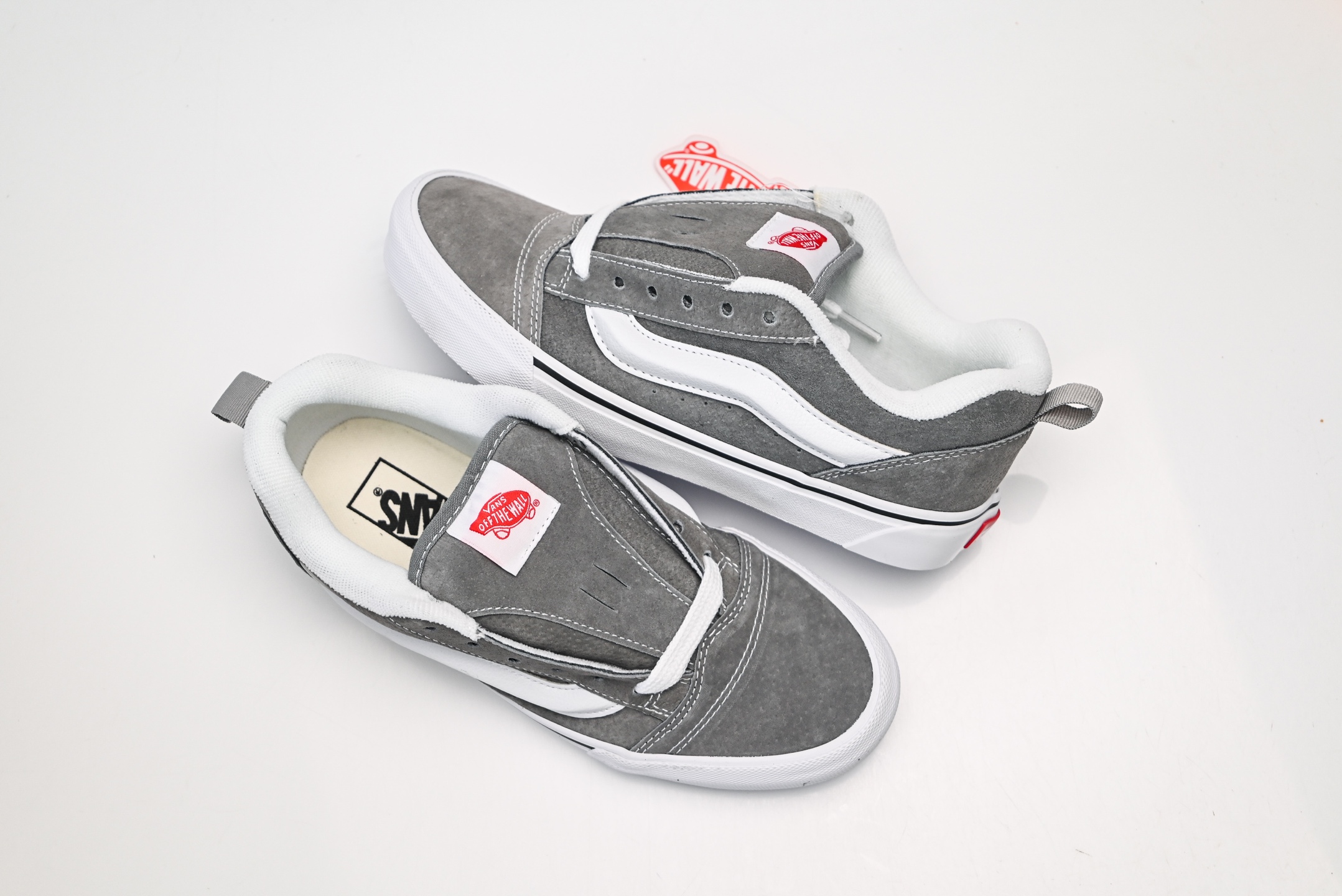 Vans Knu Skool CL 万斯范斯低帮休闲运动帆布滑板鞋 面包鞋 薄底 纯硫化 可盐可咸 夏季百搭神器 VN0009QCBGJ 灰白-Top High Quatity Cheap Sneakers Fashion Clothing Clothes Bags handbags Shoes of all Brand wholesale With The best Quality And Beautiful Price from China Factory Chinese suppliers wholesaler seller Vans Knu Skool CL 万斯范斯低帮休闲运动帆布滑板鞋 面包鞋 薄底 纯硫化 可盐可咸 夏季百搭神器 VN0009QCBGJ 灰白
