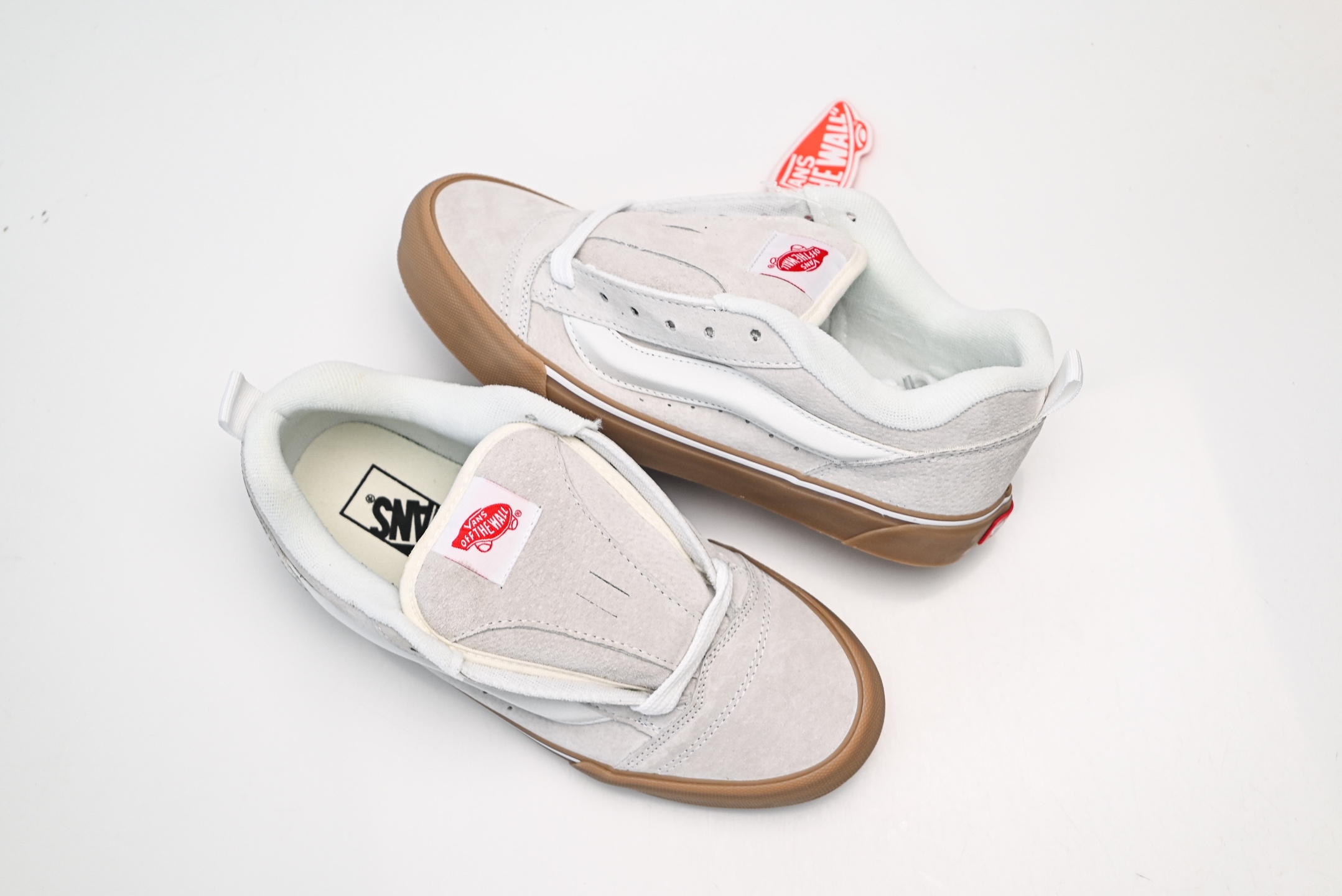 Vans Knu Skool CL 万斯范斯低帮休闲运动帆布滑板鞋 面包鞋 薄底 纯硫化 可盐可咸 夏季百搭神器 VN0009QCWHT 褐白 灰生胶