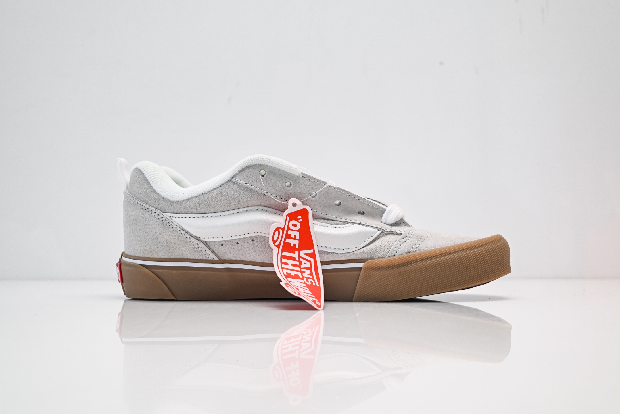 Vans Knu Skool CL 万斯范斯低帮休闲运动帆布滑板鞋 面包鞋 薄底 纯硫化 可盐可咸 夏季百搭神器 VN0009QCWHT 褐白 灰生胶